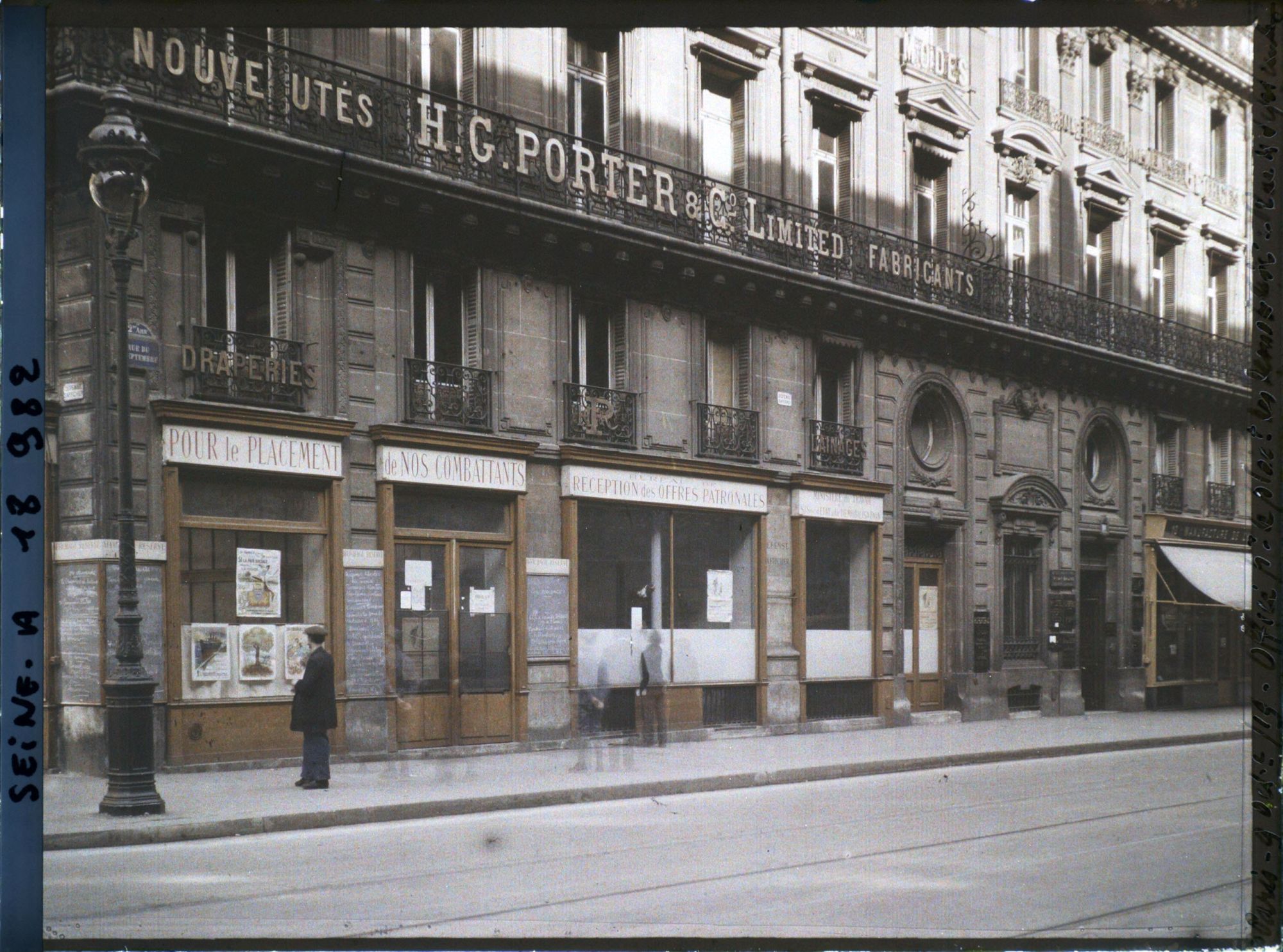 Image représentant Le Sous-secrétariat d'Etat à la démobilisation rue du Quatre-Septembre (à l'angle de la rue Menars)