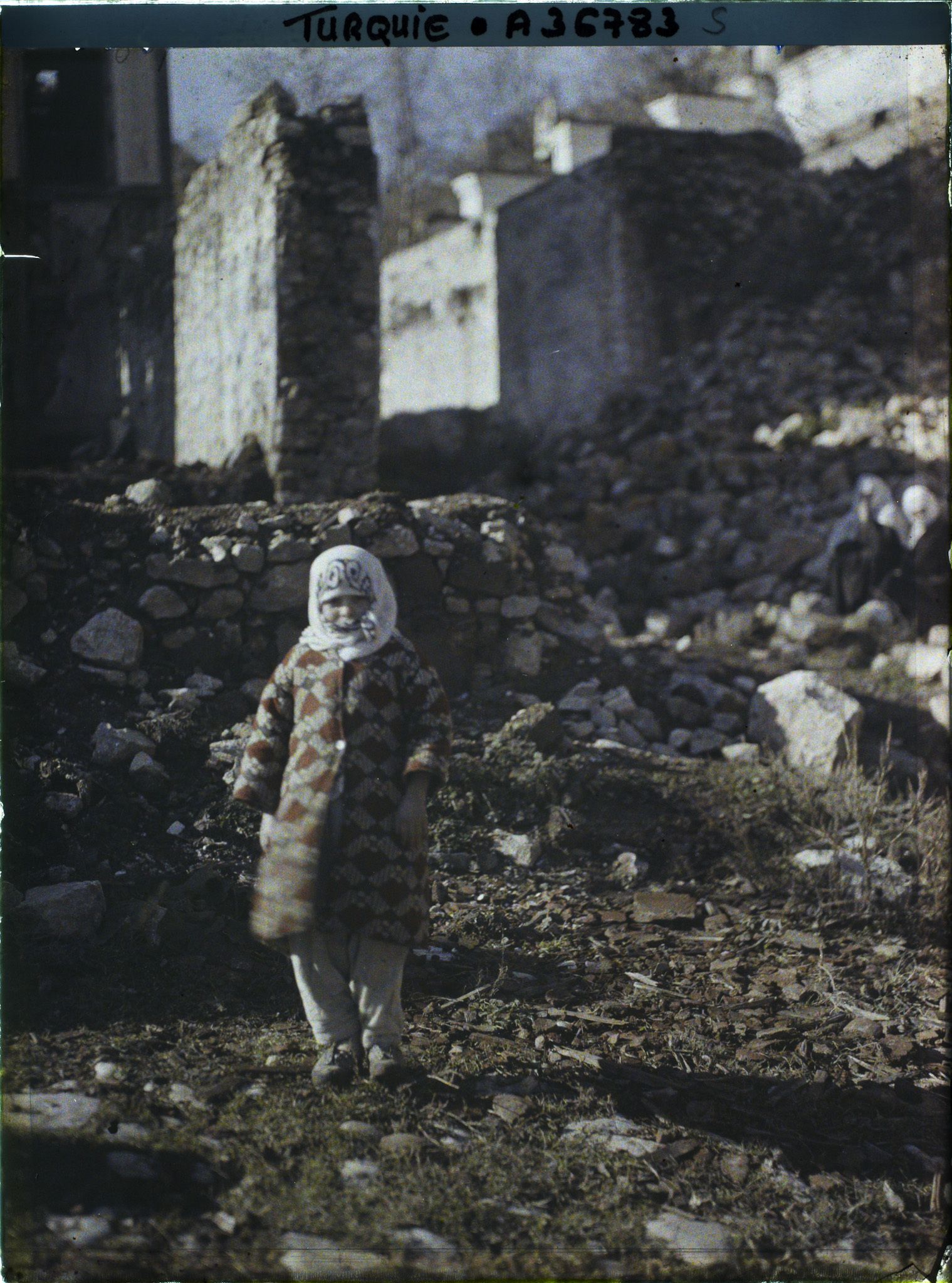 Image représentant Turquie, Biledjik,¨Petite fille turque