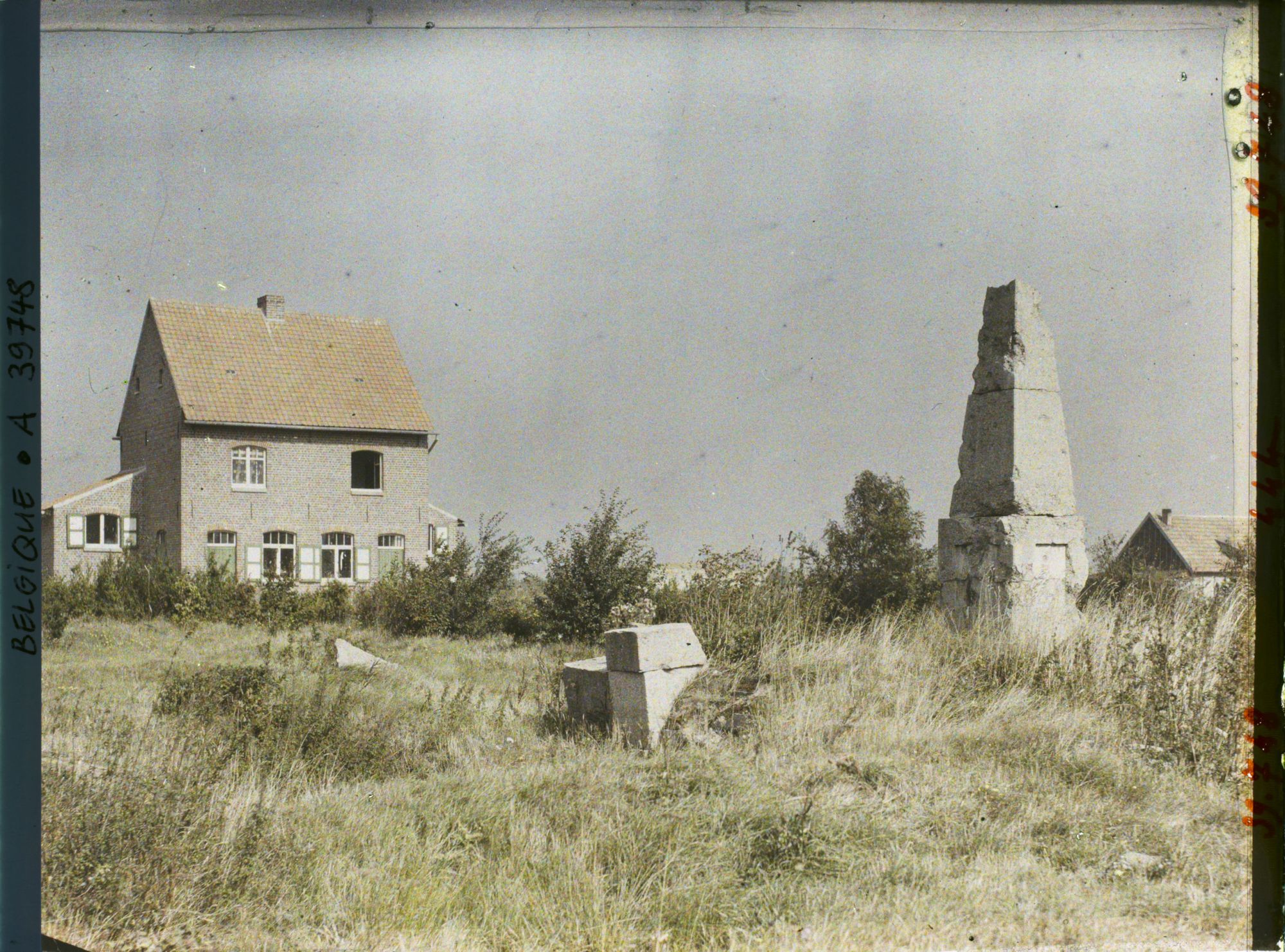 Image représentant Belgique, Kortewelde, Le monument du Cimetière Allemand