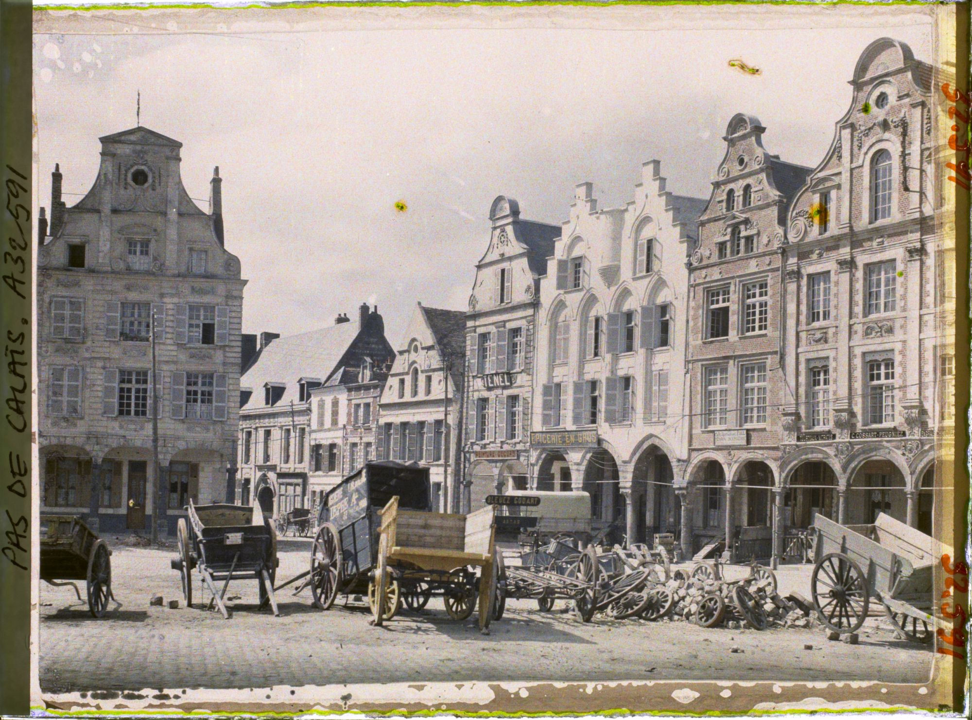 Image représentant France, Arras, Grande Place et Rue Ste Croix