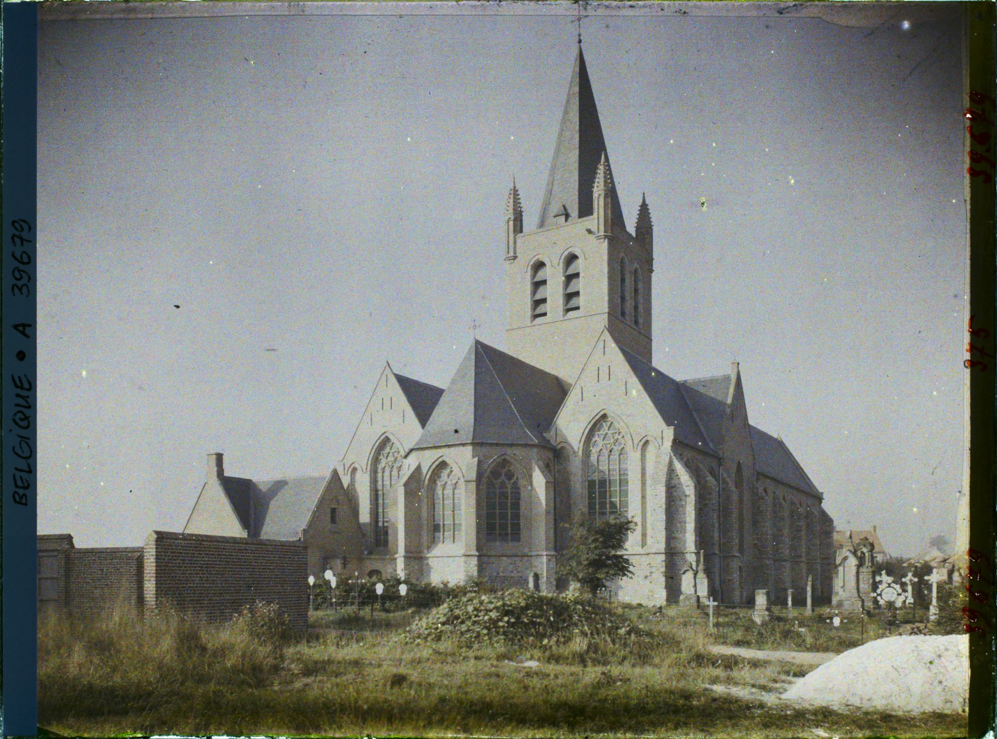 Image représentant Belgique, Neuve Eglise, Abside de l'Eglise reconstruite
