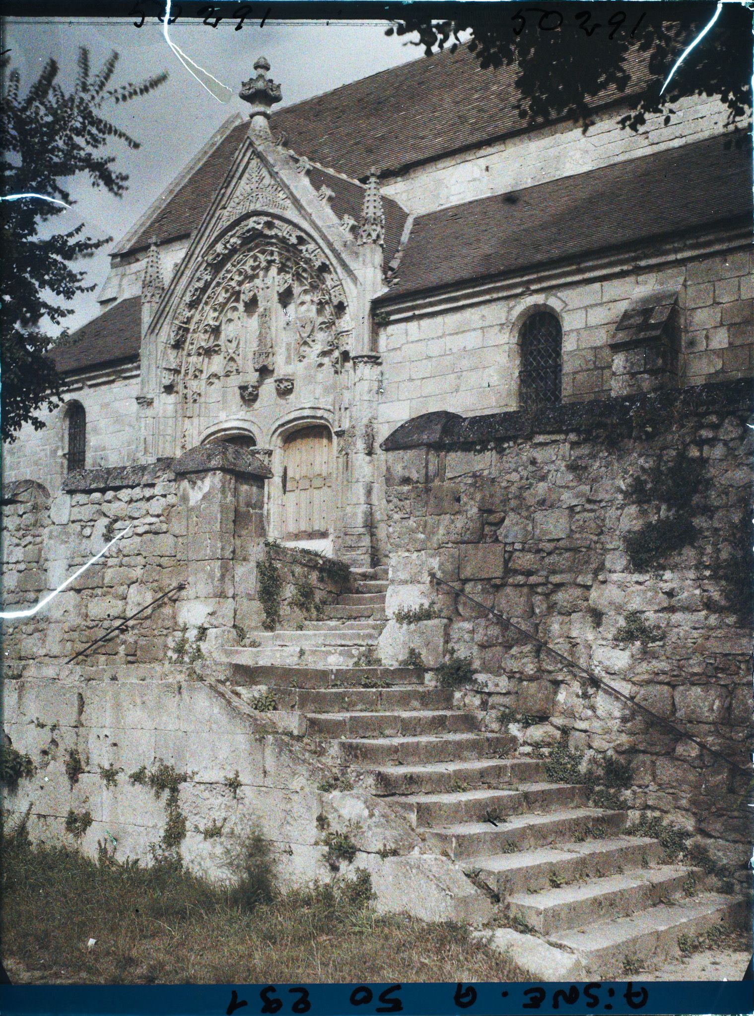 Image représentant France, Missy s/ Aisne, Portail sud de l'Eglise