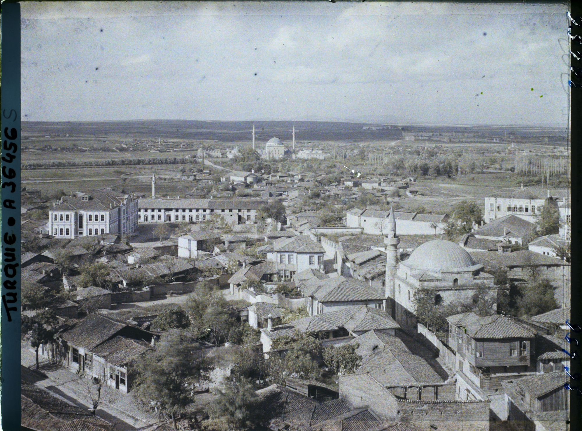 Image représentant Panorama de la ville vers Ikinci Beyazit Camii (Mosquée de Beyazit II, datant de 1484-1488)