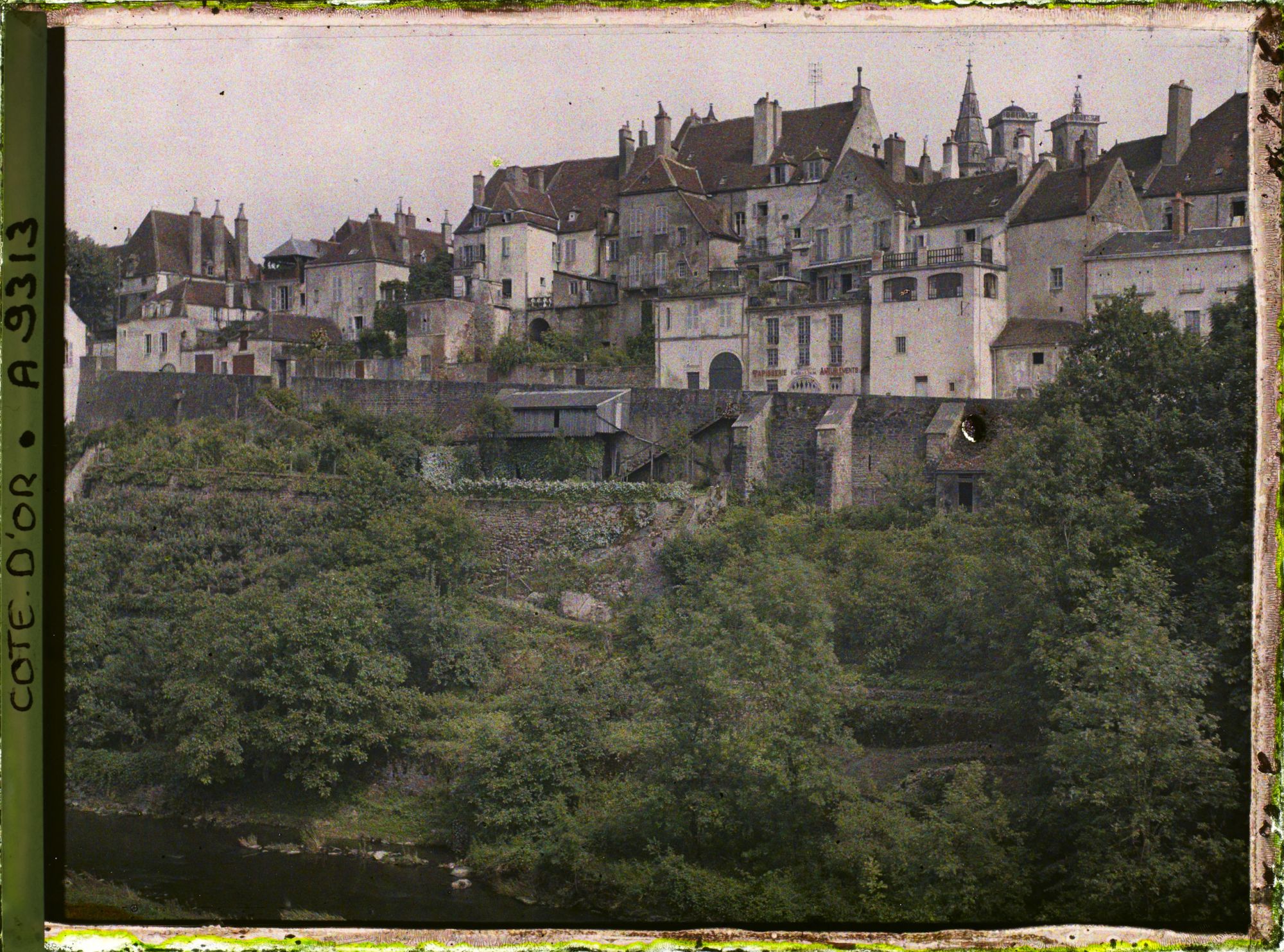Image représentant Habitations de la rive droite de l'Armançon
