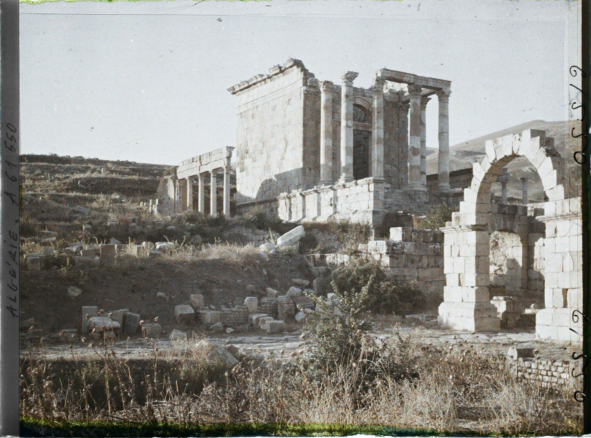 Image représentant Le temple Septimien, vestiges de la cité antique Cuicul