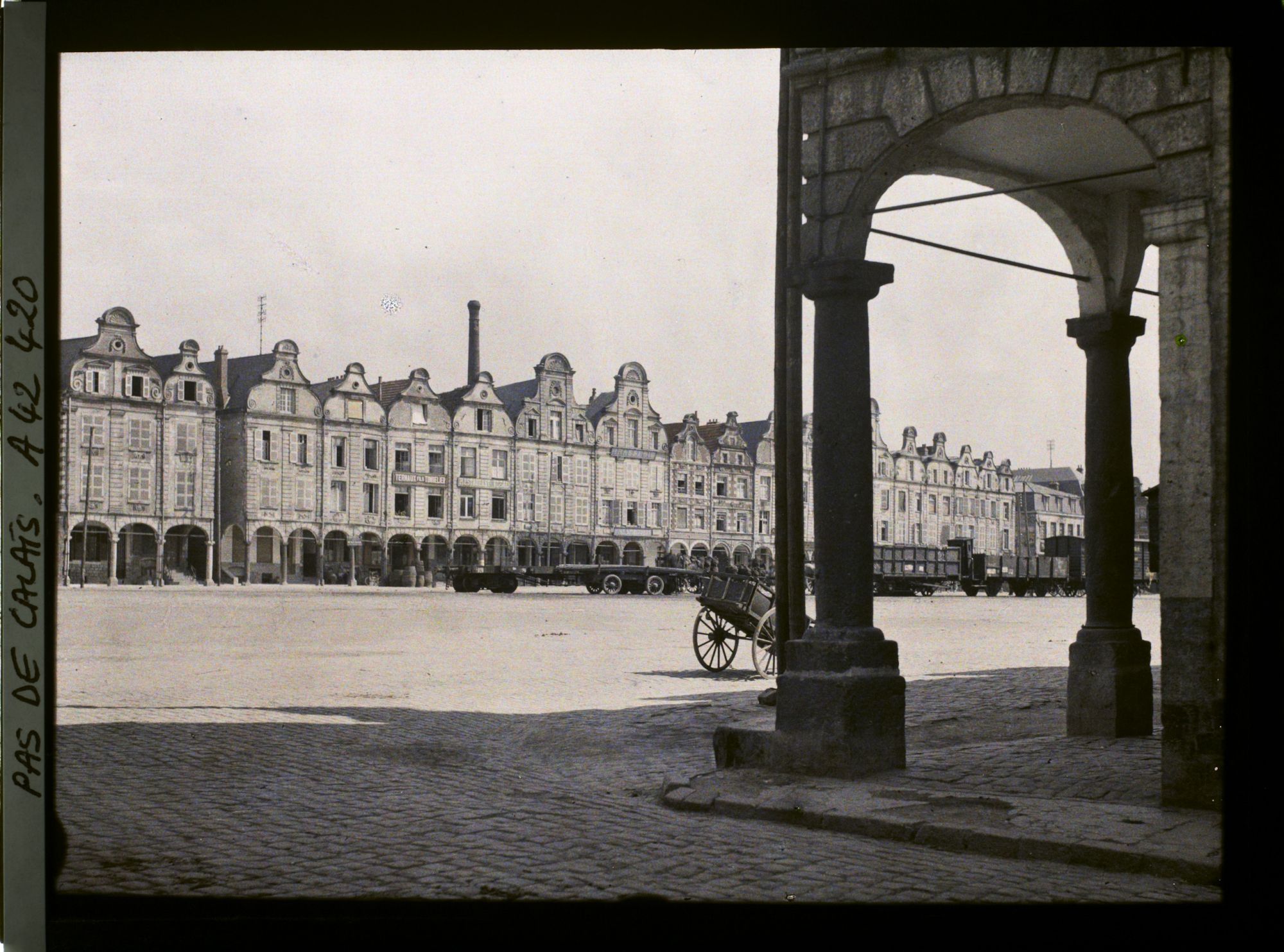 Image représentant France, Arras, Gde Place vers le Nord Est