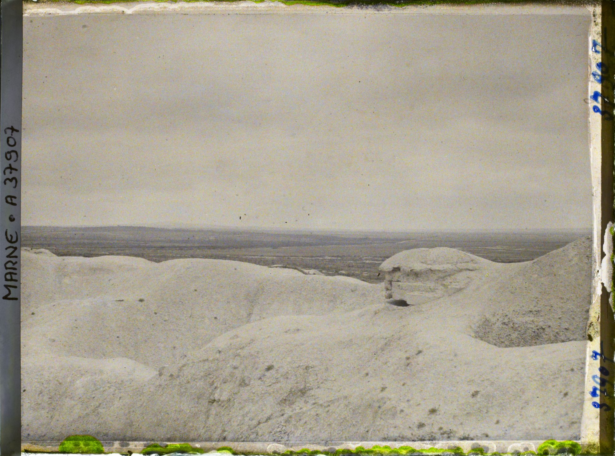 Image représentant France, La Pompelle, Sommet du fort vers le Mont Cornillet