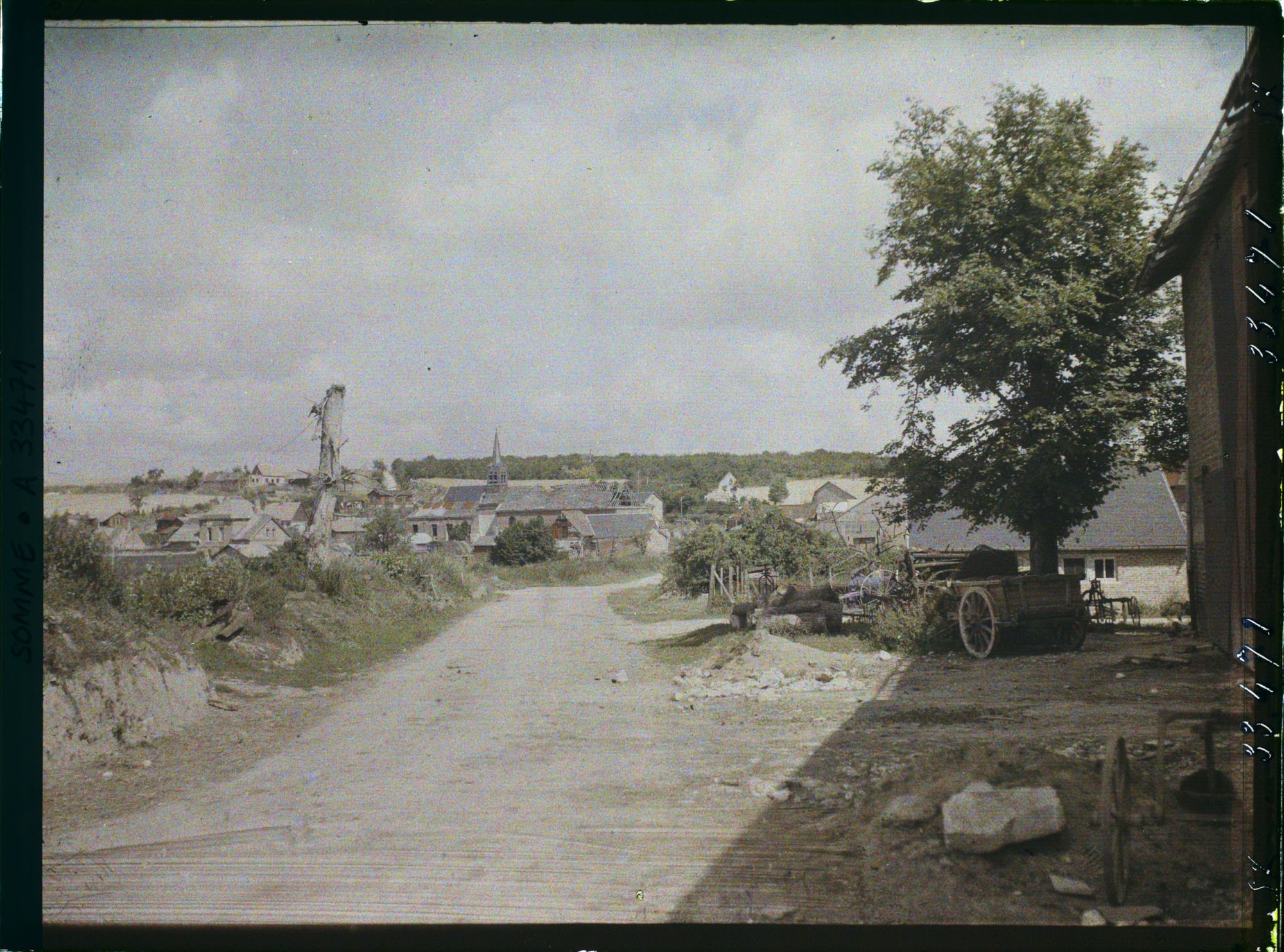 Image représentant France, Chuignes, Vue d'ensemble prise de la route de Chaulnes
