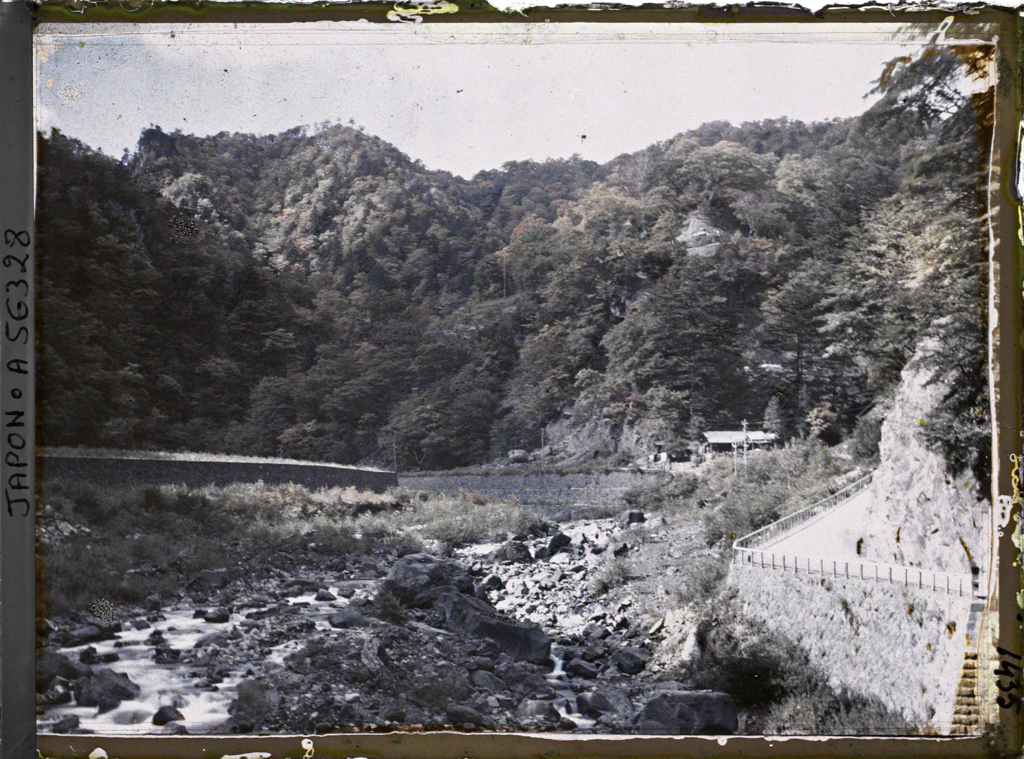 Image représentant La vallée de la Daiyagawa (rivière Daiya) près d'Umagaeshi