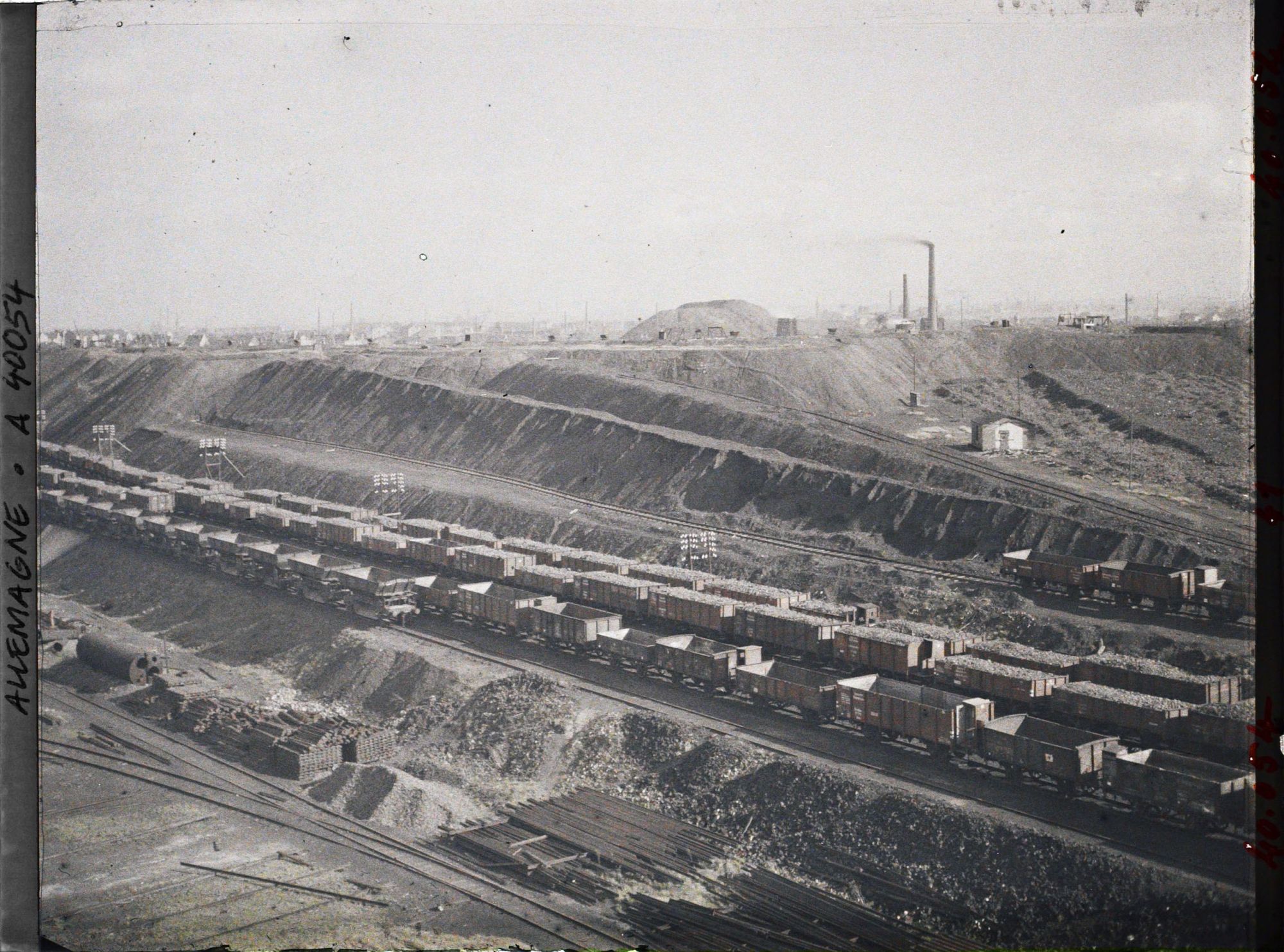 Image représentant Prusse, Gelsenkirchen, Vue générale des Stocks de la Cokerie à la Rheinelbe
