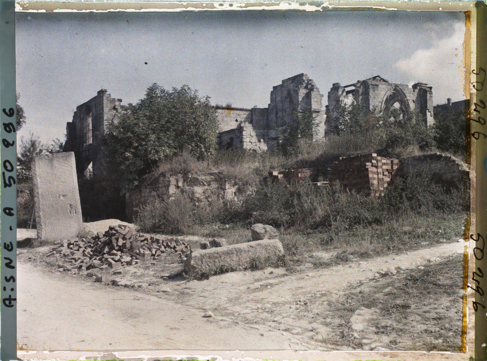 Image représentant France, Chivres, Eglise (sud)