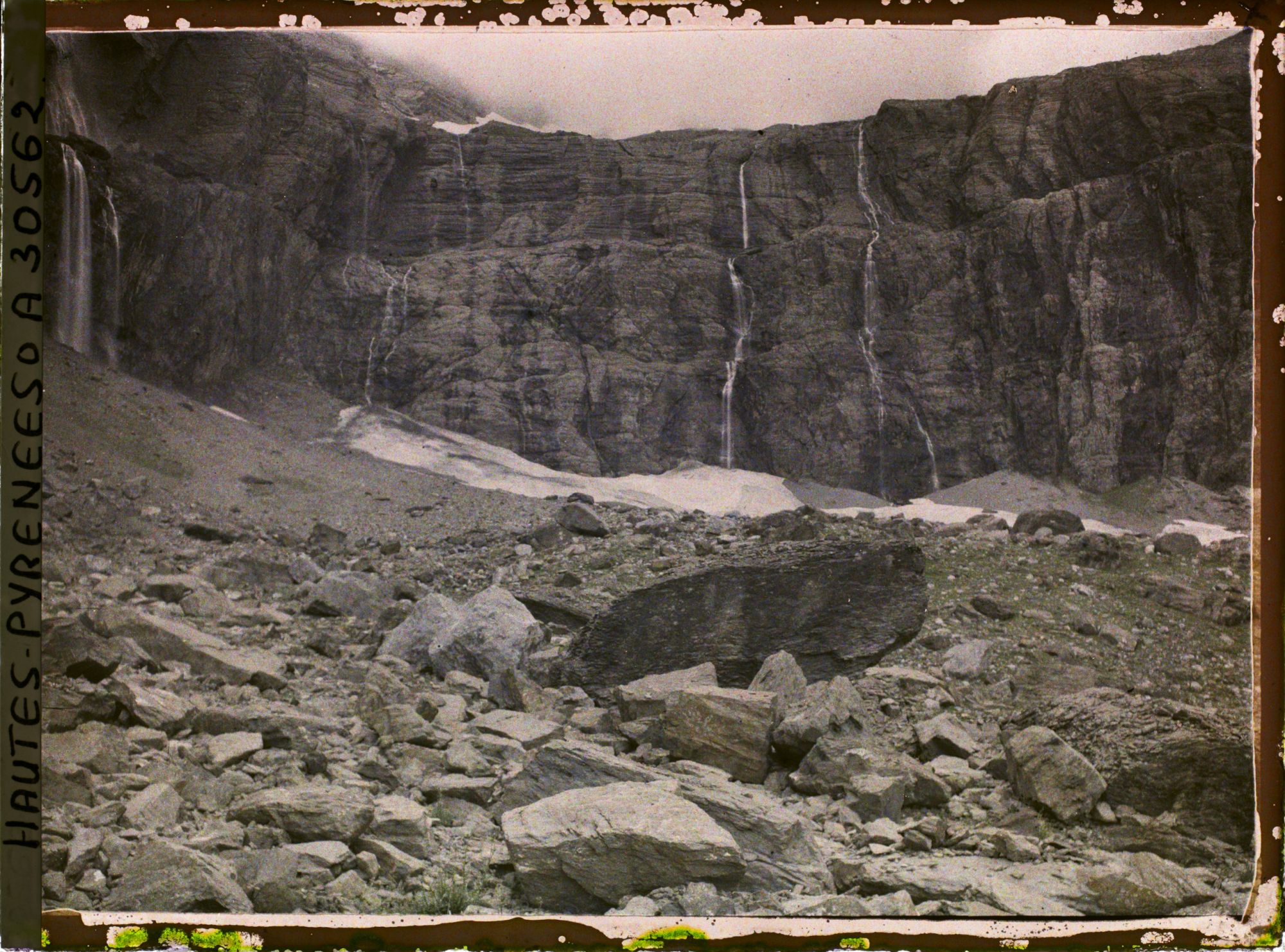 Image représentant France, Le fond du Cirque jusqu'à la 1ère plateforme