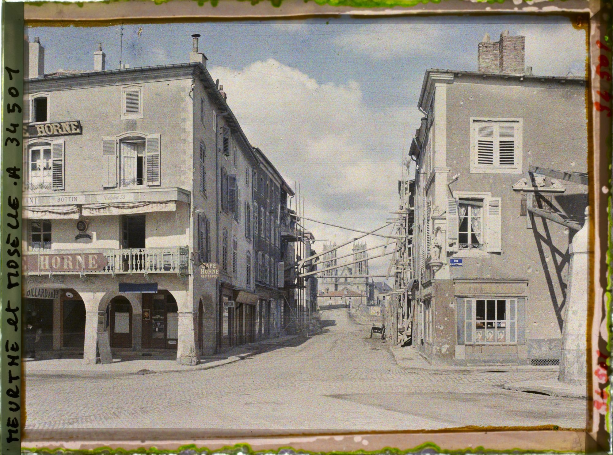 Image représentant France, Pont à Mousson, Un aspect de la Place du Roch