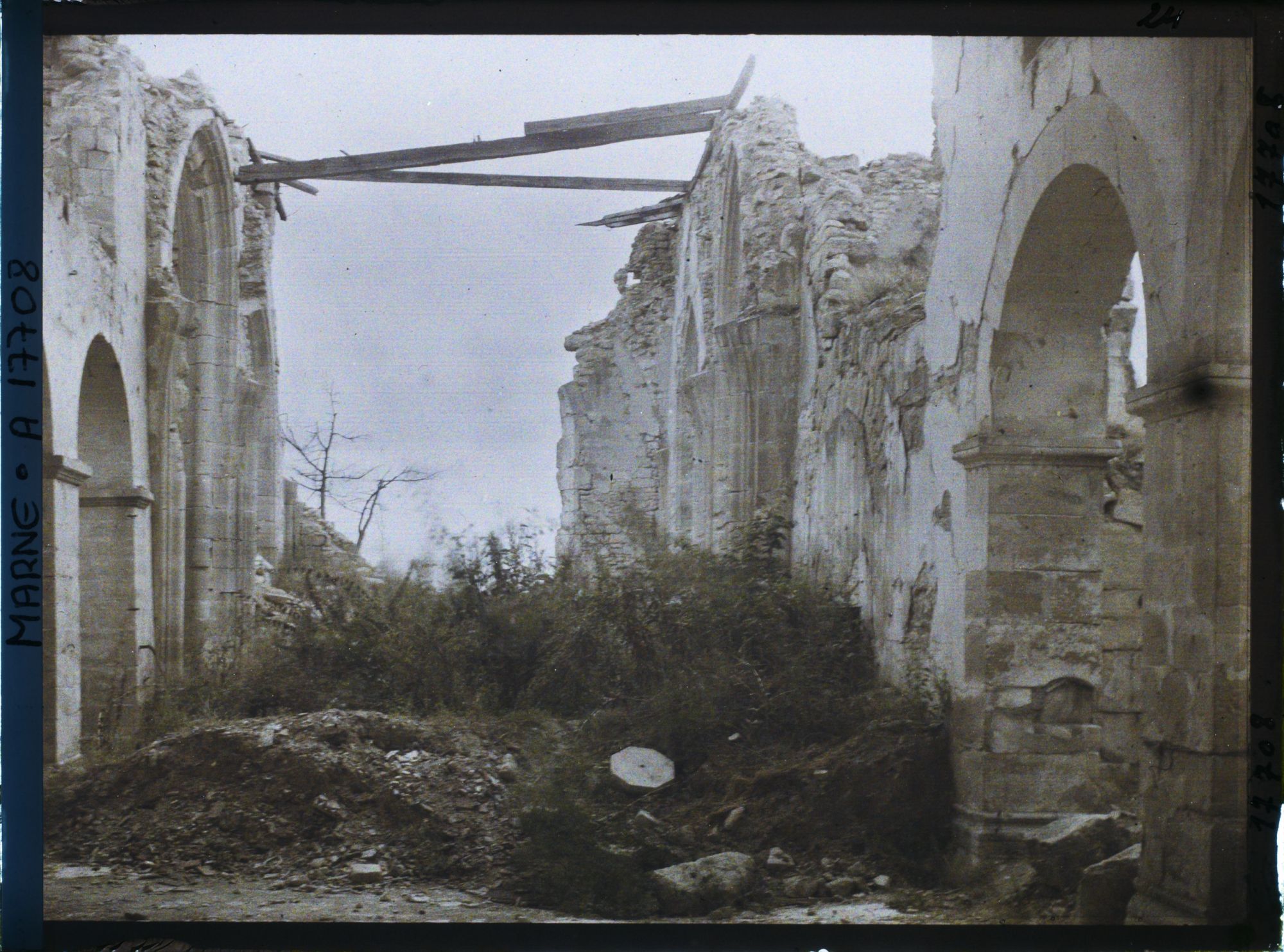 Image représentant Cauroy les Hermonville, Cauroy-les-Hermonville - Intérieur de l'Eglise