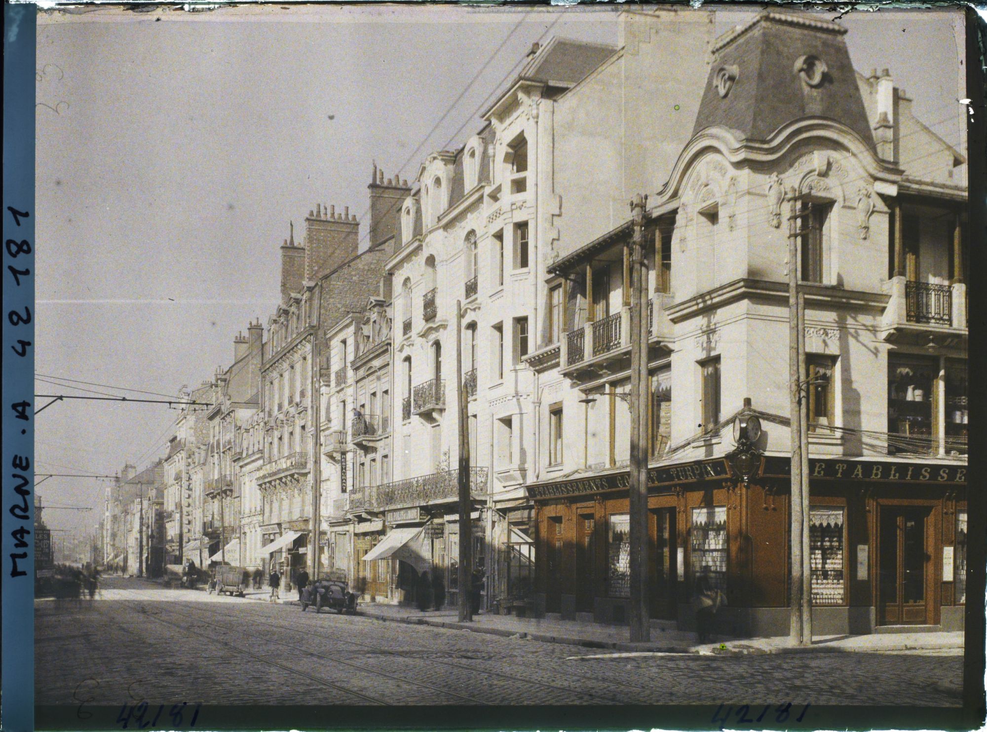 Image représentant France, Reims, La rue des Vesles