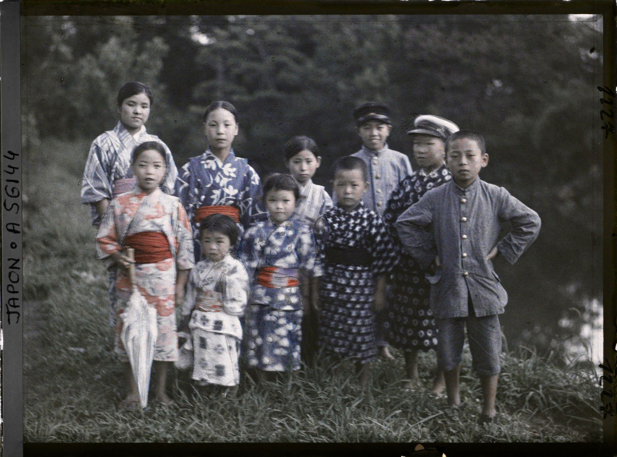 Image représentant Groupe d'enfants de la campagne