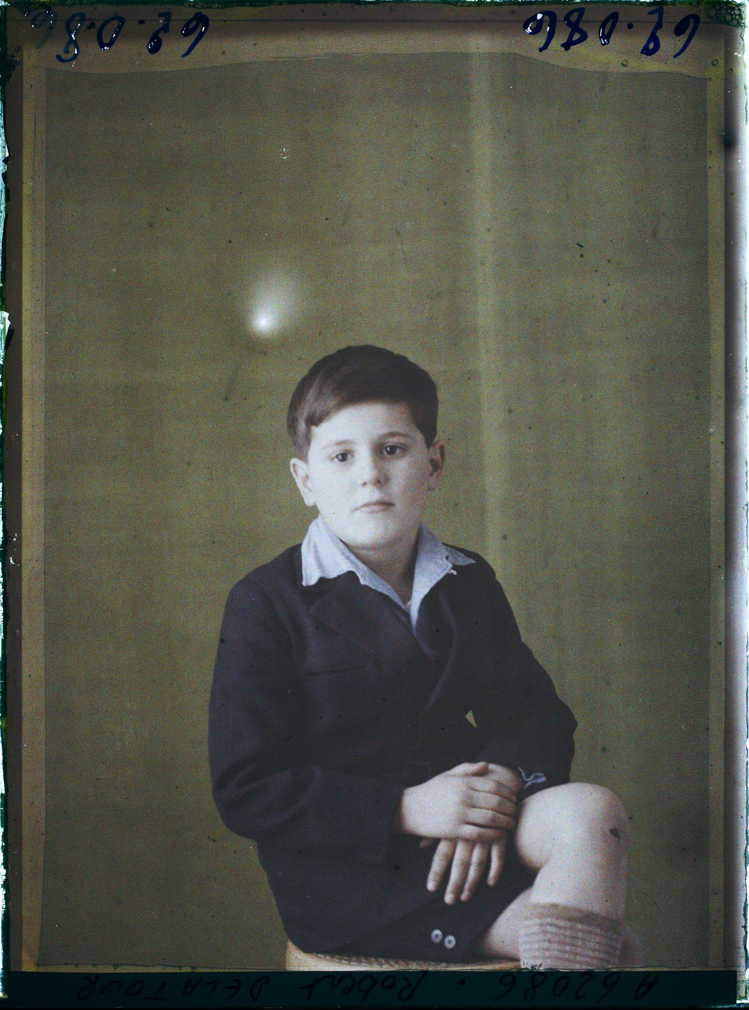 Image représentant Monsieur  https://musee-albert-kahn.s-museum.fr/home/NWQ2OTAwYzNmYjZlZTk1ZWQwODJmMjY4L2dlbmVyaWMtbm90aWNlLXRhYi9hdXRob3JpdHkvNjE3YTc5ZjVjZjhiODk2OGIzMzM3ZDIx/5d6900c3fb6ee95ed082f268/generic-notice-tab/authority/617a79ebcf8b8968b3336baf Robert Delatour