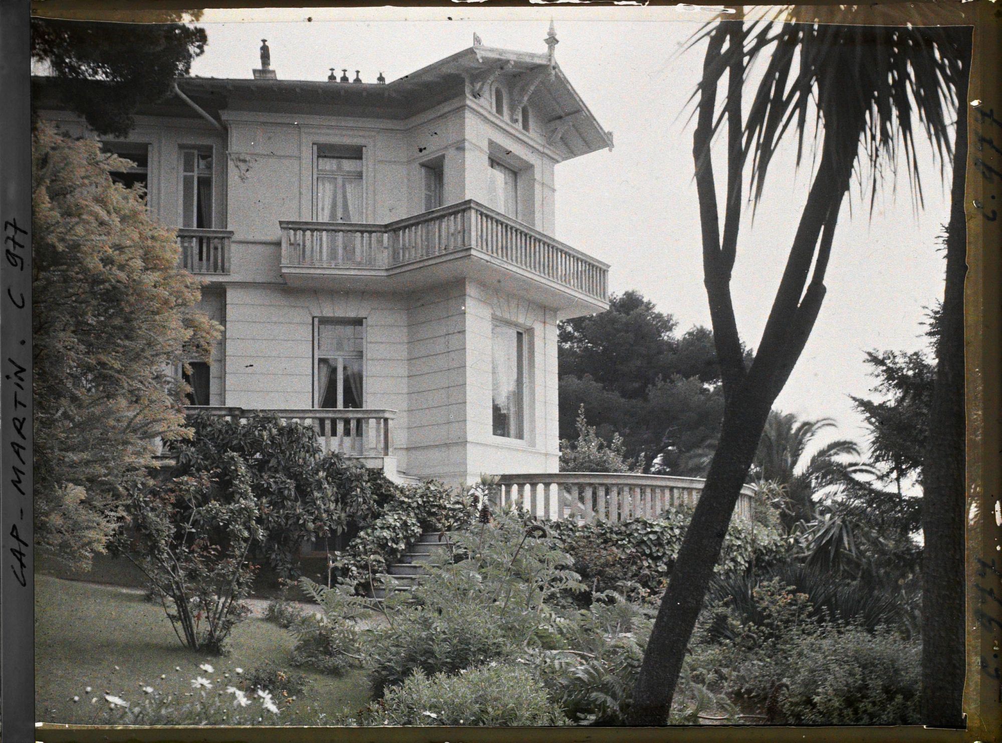 Image représentant La façade de la villa Dunure face à la mer
