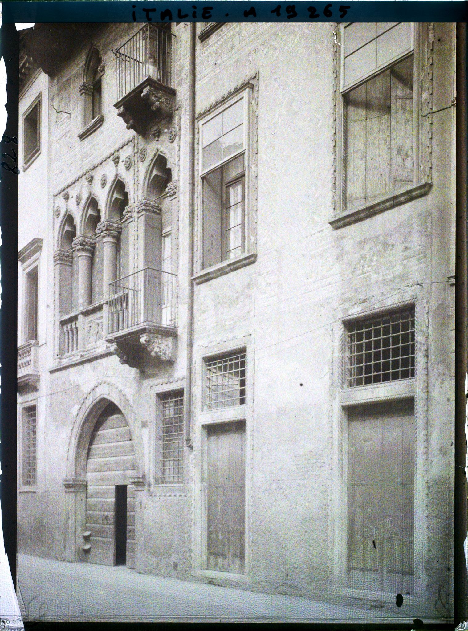 Image représentant Palais Squarzi rue des Saints apôtres