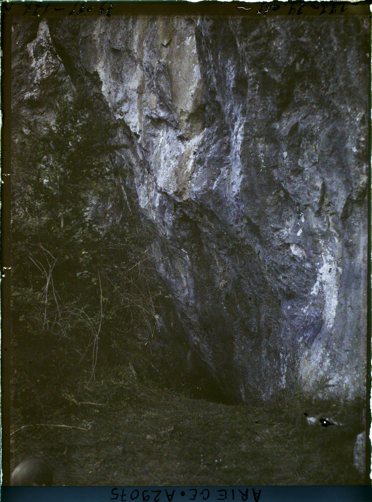 Image représentant L'entrée de la Grotte de Niaux