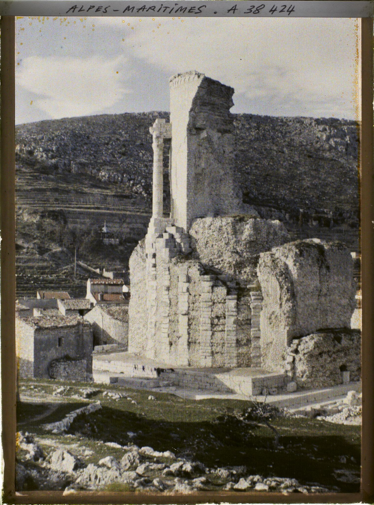 Image représentant Le trophée d'Auguste