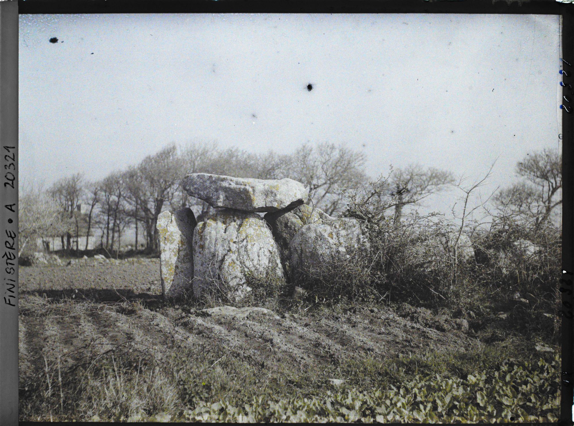 Image représentant Le dolmen de Lestrigniou ou Lestriguiou