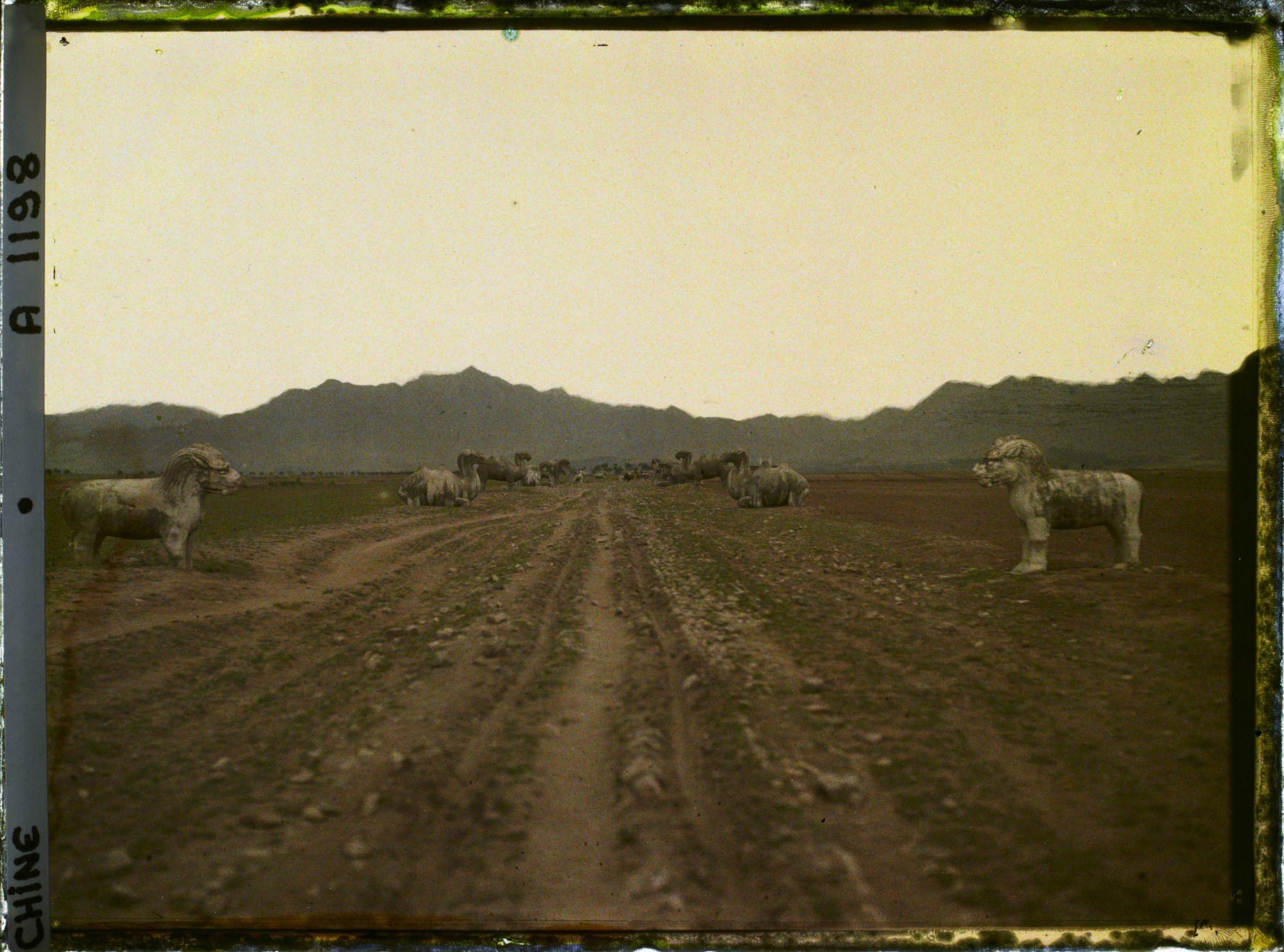 Image représentant Ming Shisanling (" Treize Tombeaux des Ming ")