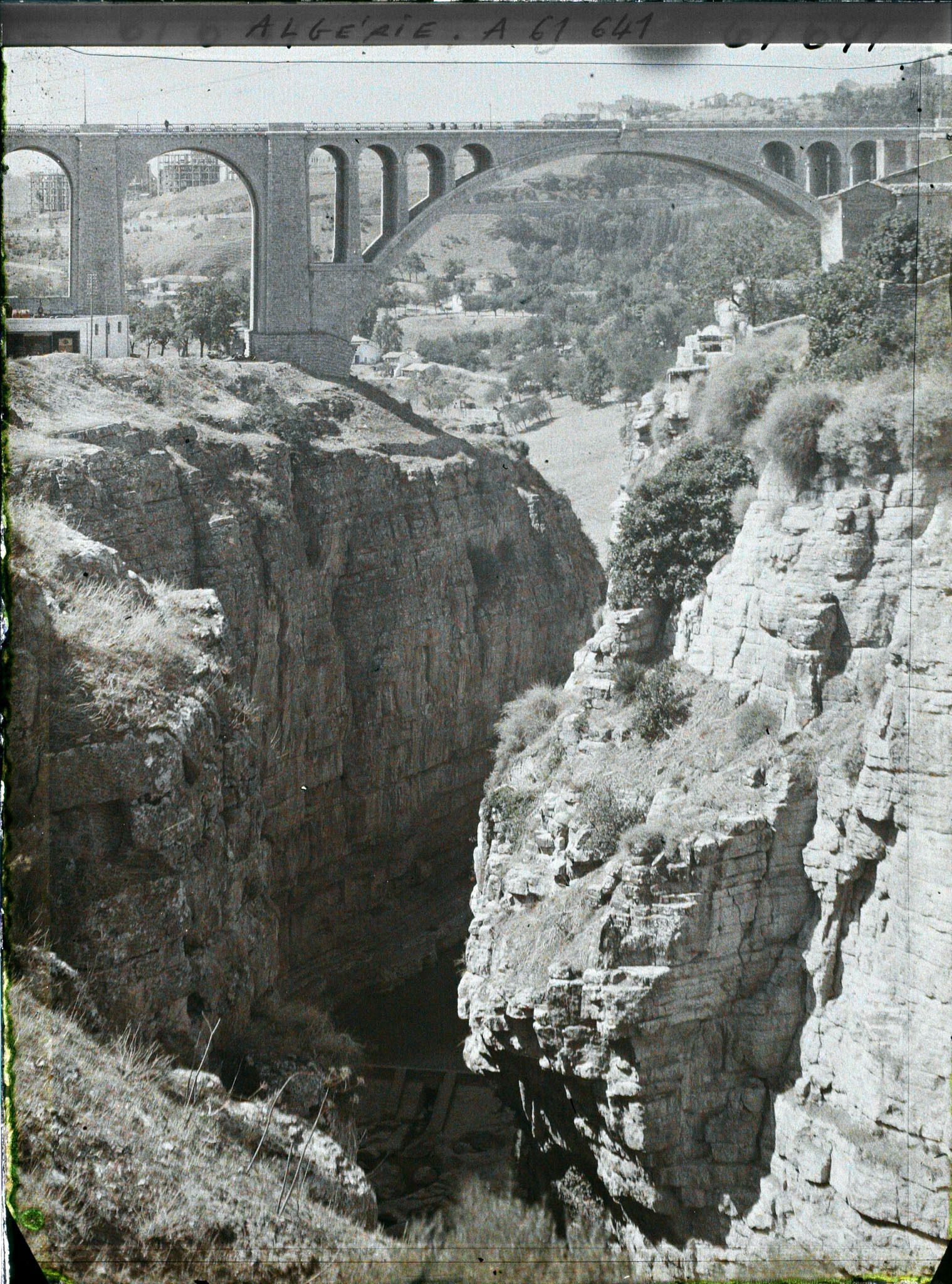 Image représentant Algérie, Constantine, Le Viaduc de Sidi - Rached arche centrale