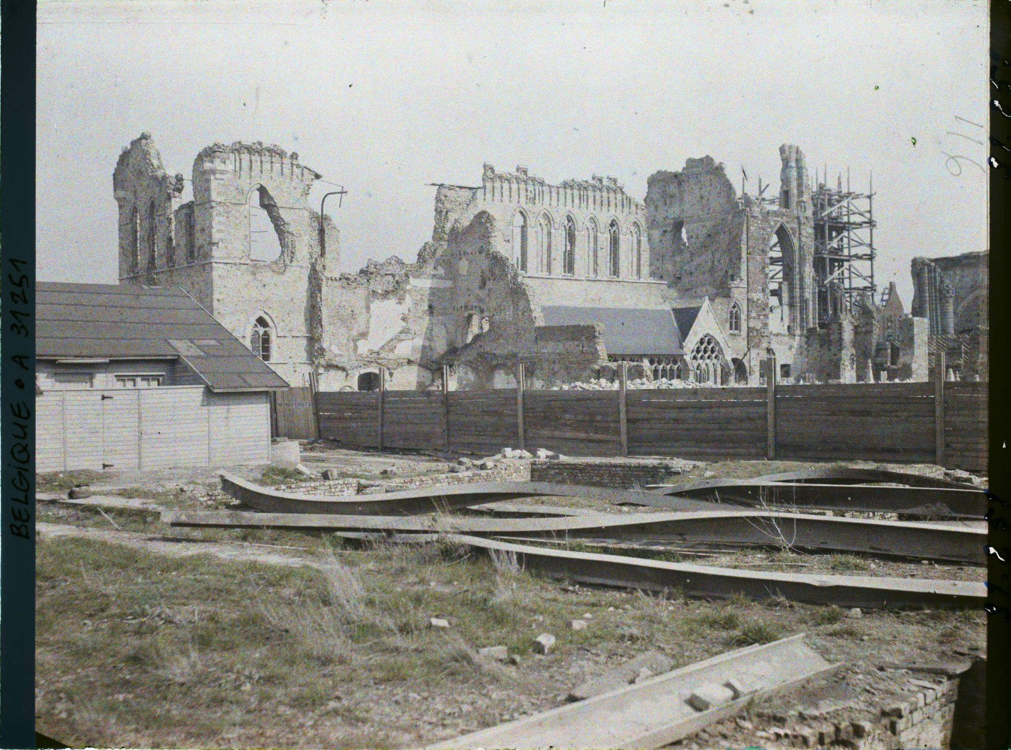 Image représentant Belgique, Ypres, Ruines Nord-Ouest de St Martin