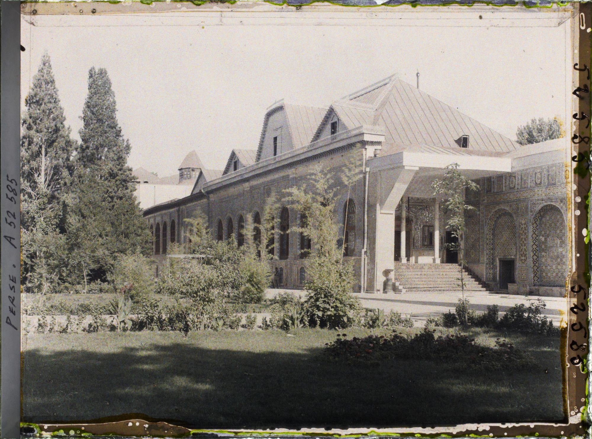 Image représentant L'un des palais du Golestan dans l'Arg (la citadelle royale)