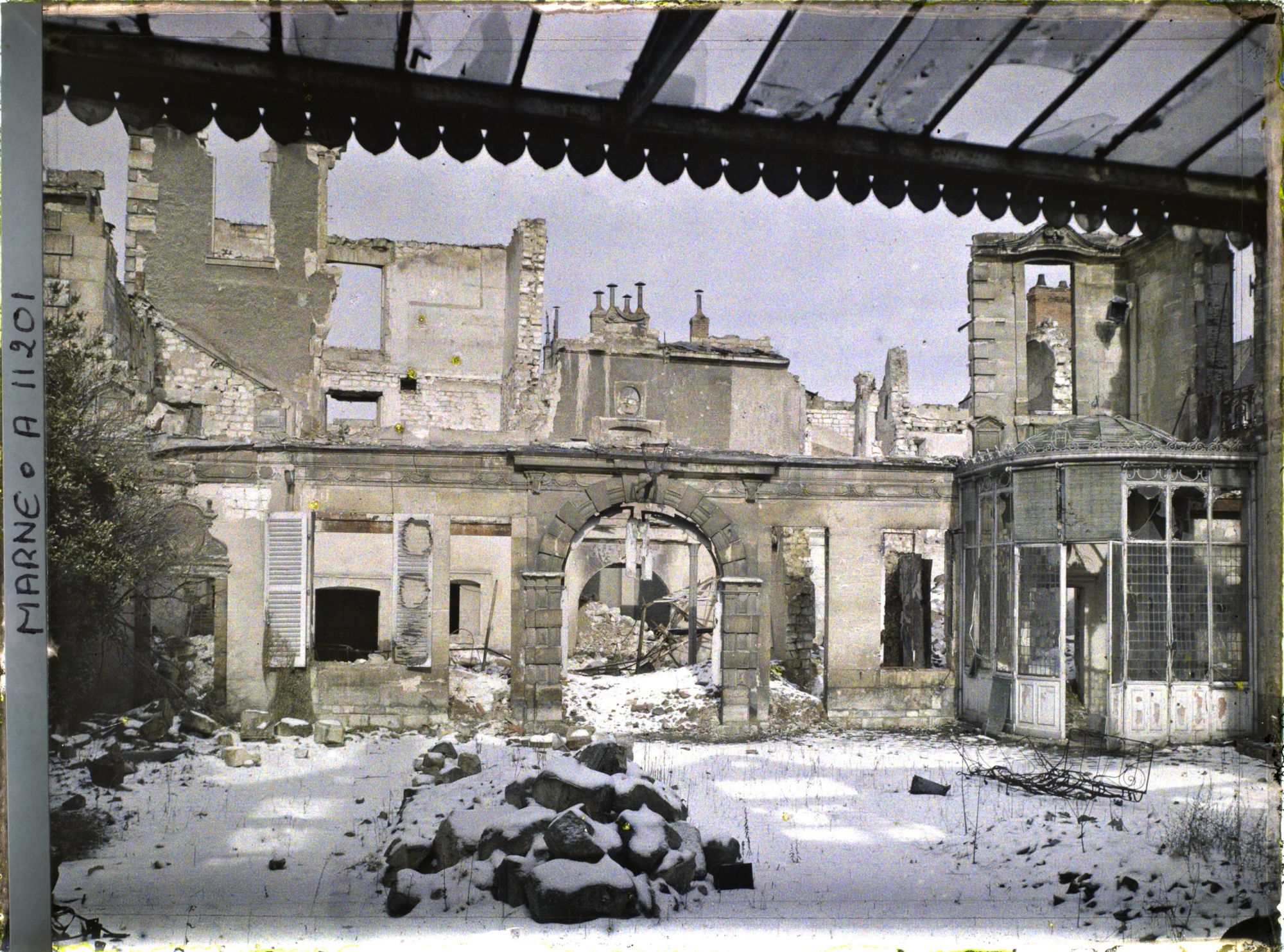 Image représentant Ruine de l'hôtel Thiret de Prain, rue Eugéne Desteuque