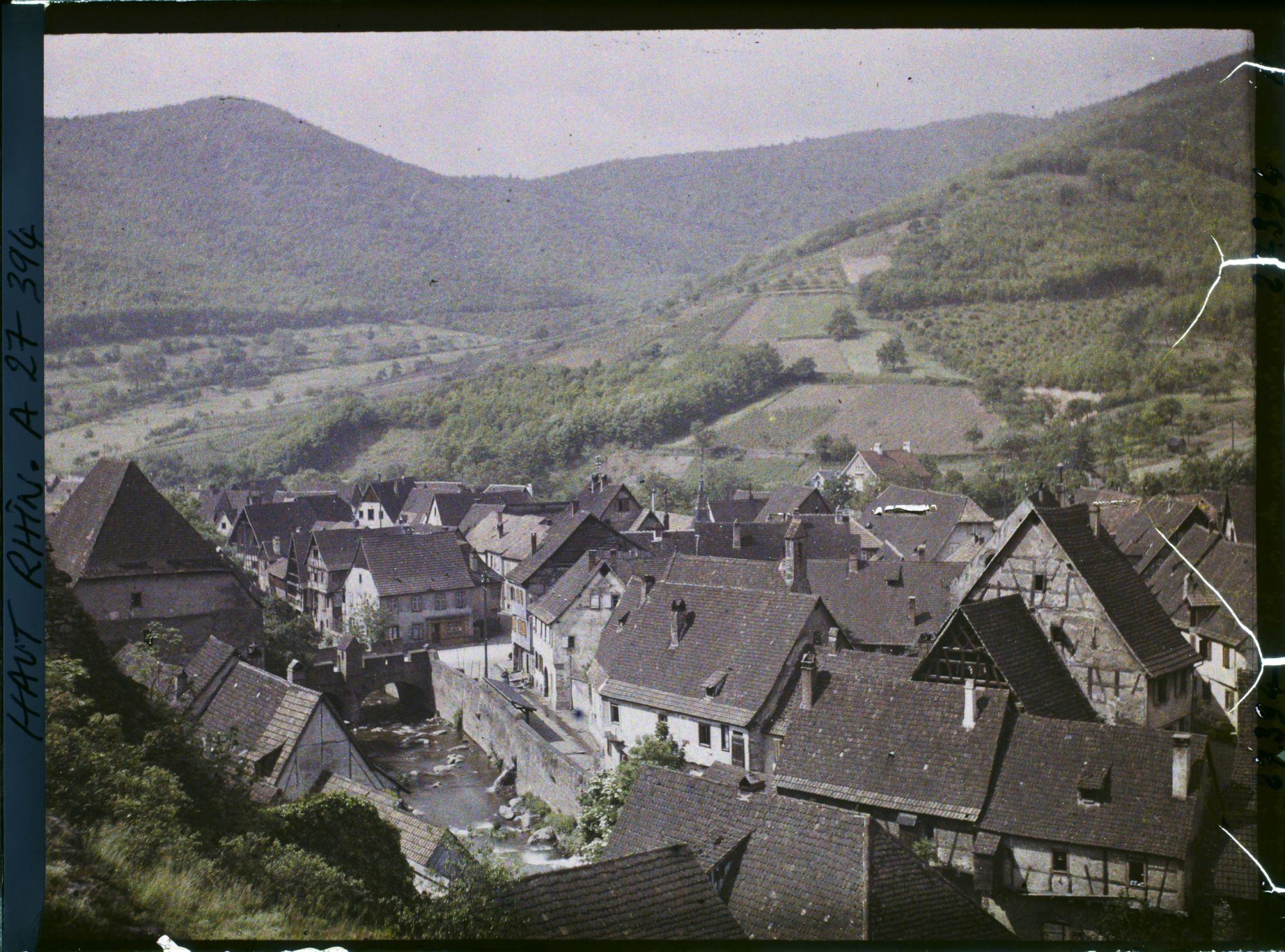 Image représentant France, Kaysersberg, La Veiss vers l'aval et la Ville