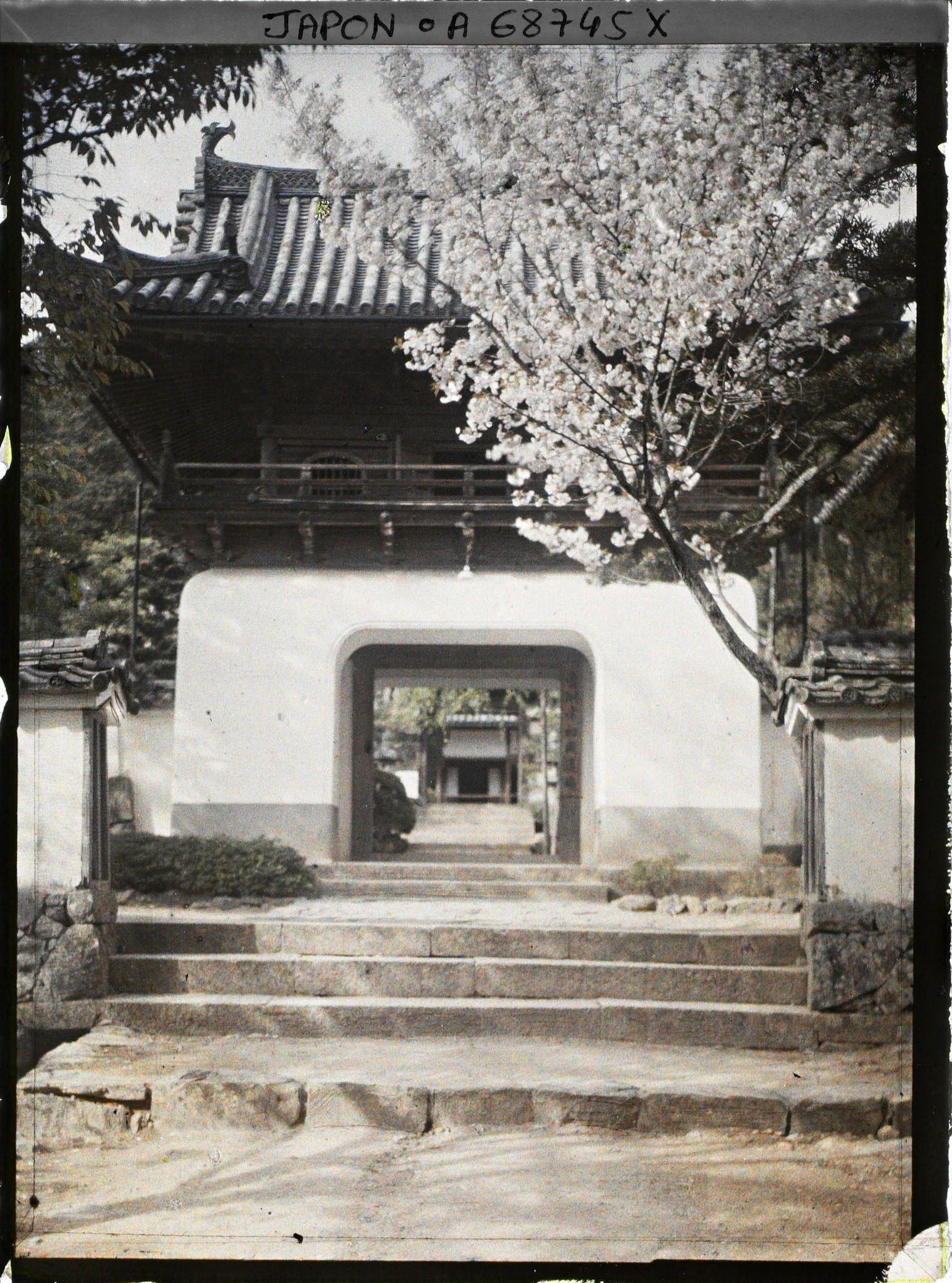 Image représentant Temple Kôshô-ji : porte d'entrée Sakura-mon ("porte du cerisier")