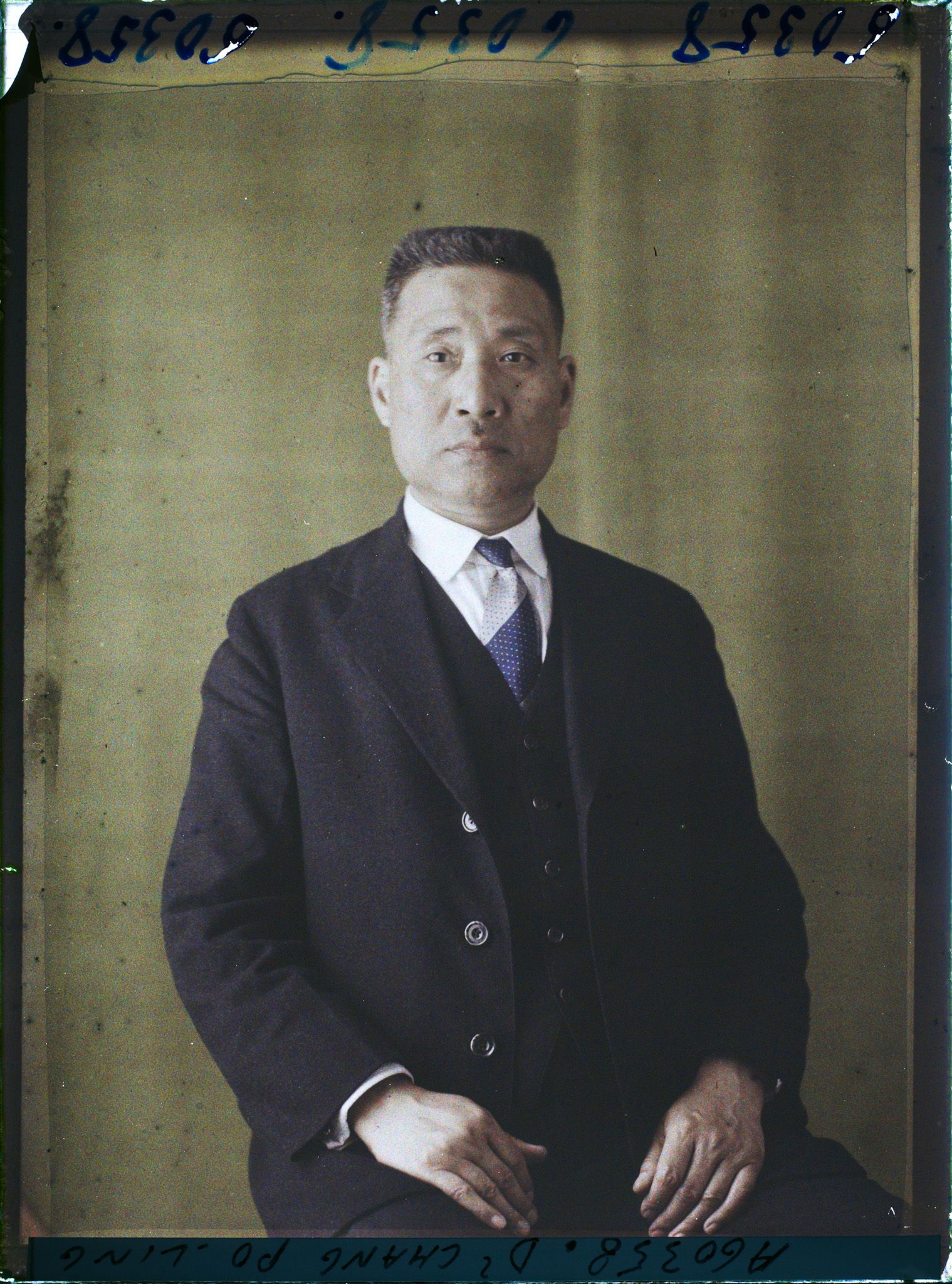 Image représentant https://musee-albert-kahn.s-museum.fr/home/NWQ2OTAwYzNmYjZlZTk1ZWQwODJmMjY4L2dlbmVyaWMtbm90aWNlLXRhYi9hdXRob3JpdHkvNjE3YTc5ZjVjZjhiODk2OGIzMzM3ZDIx/5d6900c3fb6ee95ed082f268/generic-notice-tab/authority/617a79eacf8b8968b33365b2 Le Docteur Chang-Po-Ling