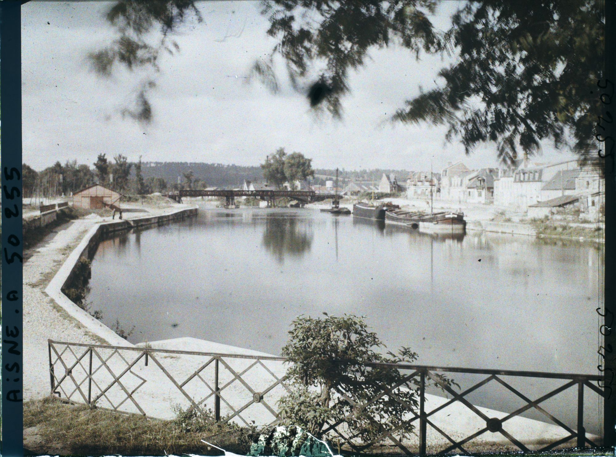 Image représentant France, Soissons, Vue s/ l'Aisne vers l'aval pris au pont des Anglais