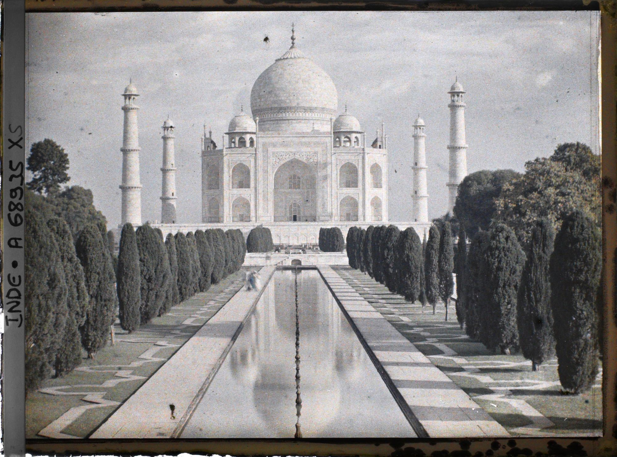 Image représentant Le grand canal axial et le mausolée du Taj Mahal