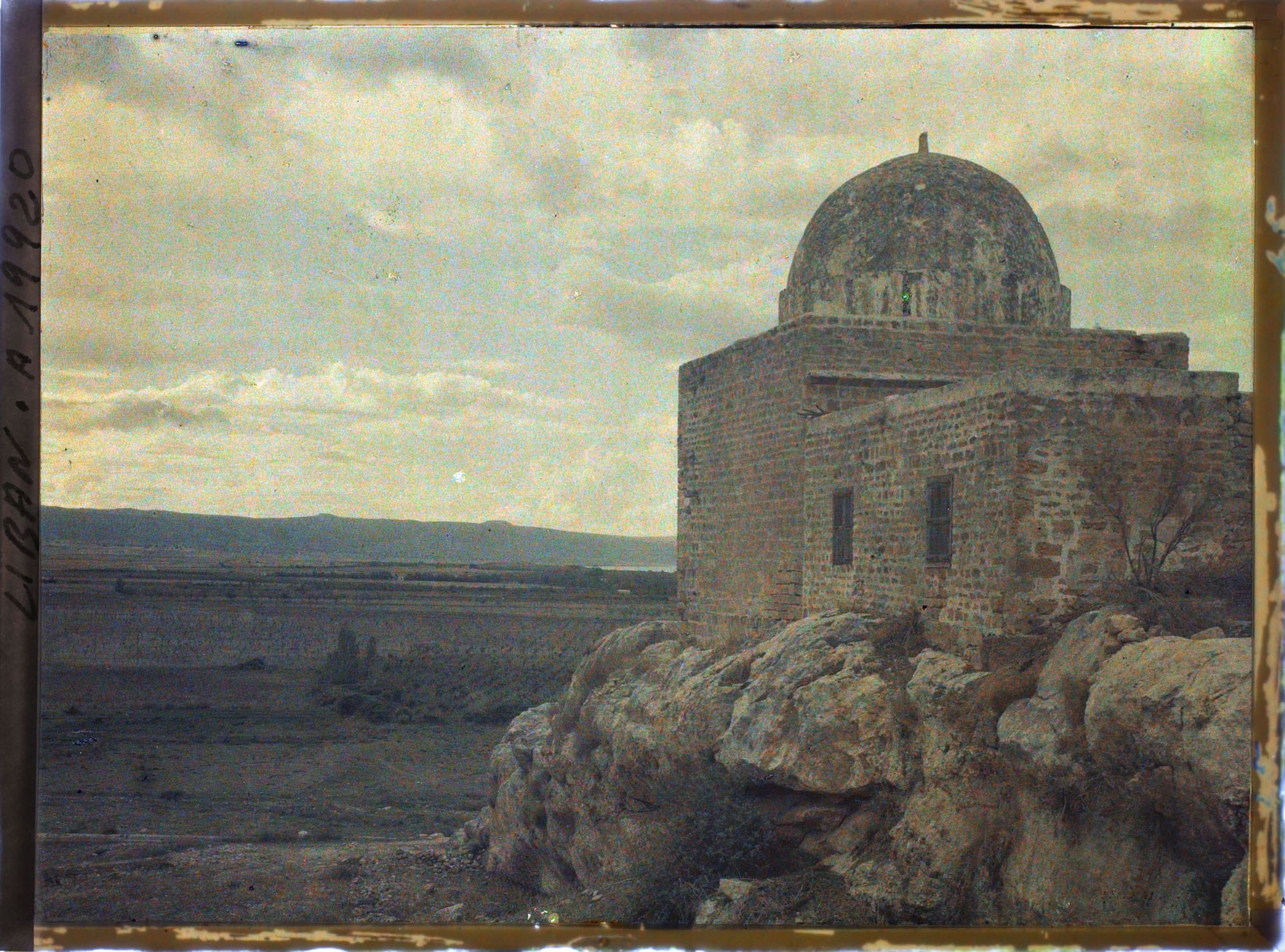 Image représentant Un mausolée musulman à coupole