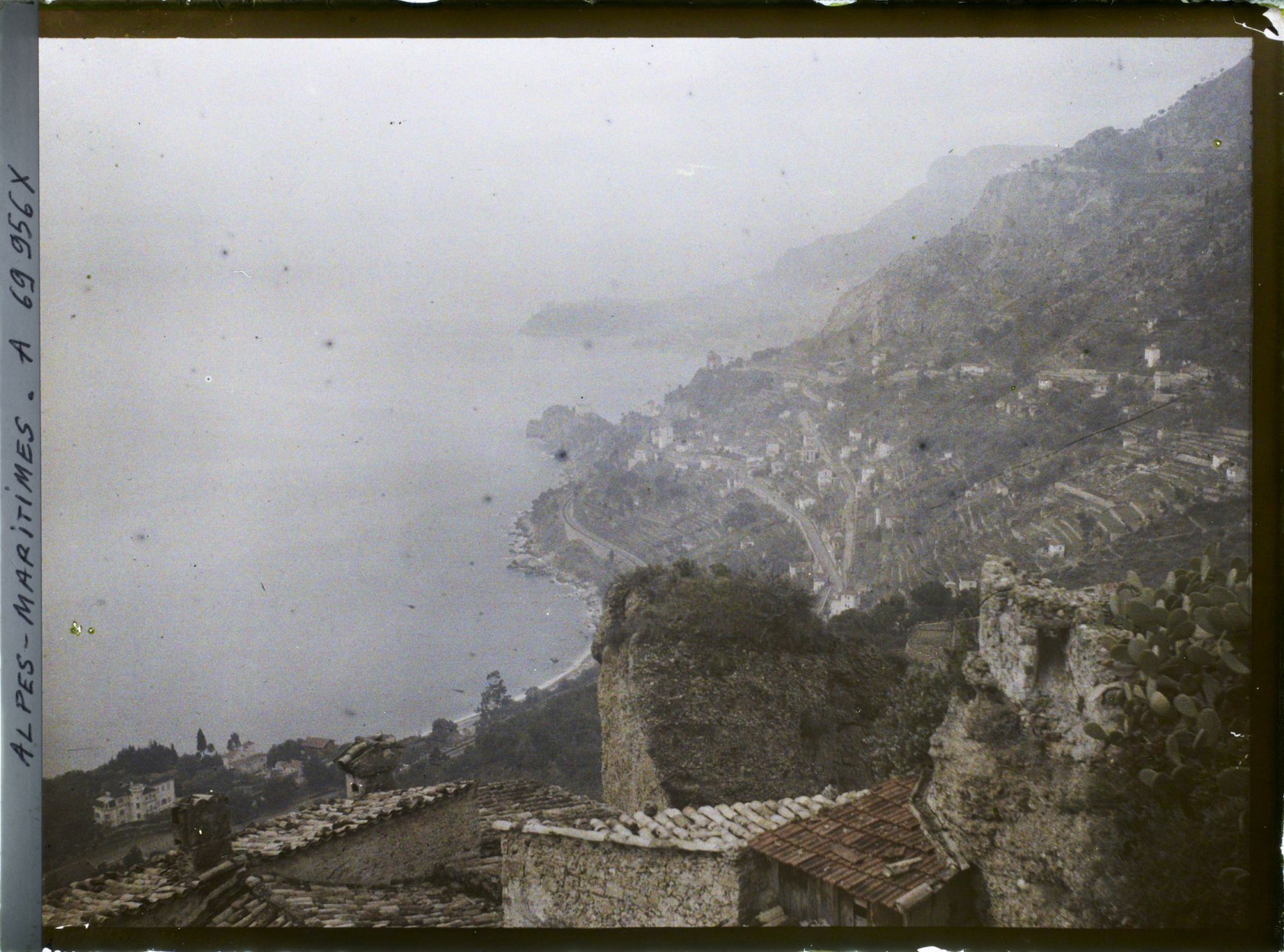 Image représentant Vue sur la baie de Roquebrune prise depuis le château