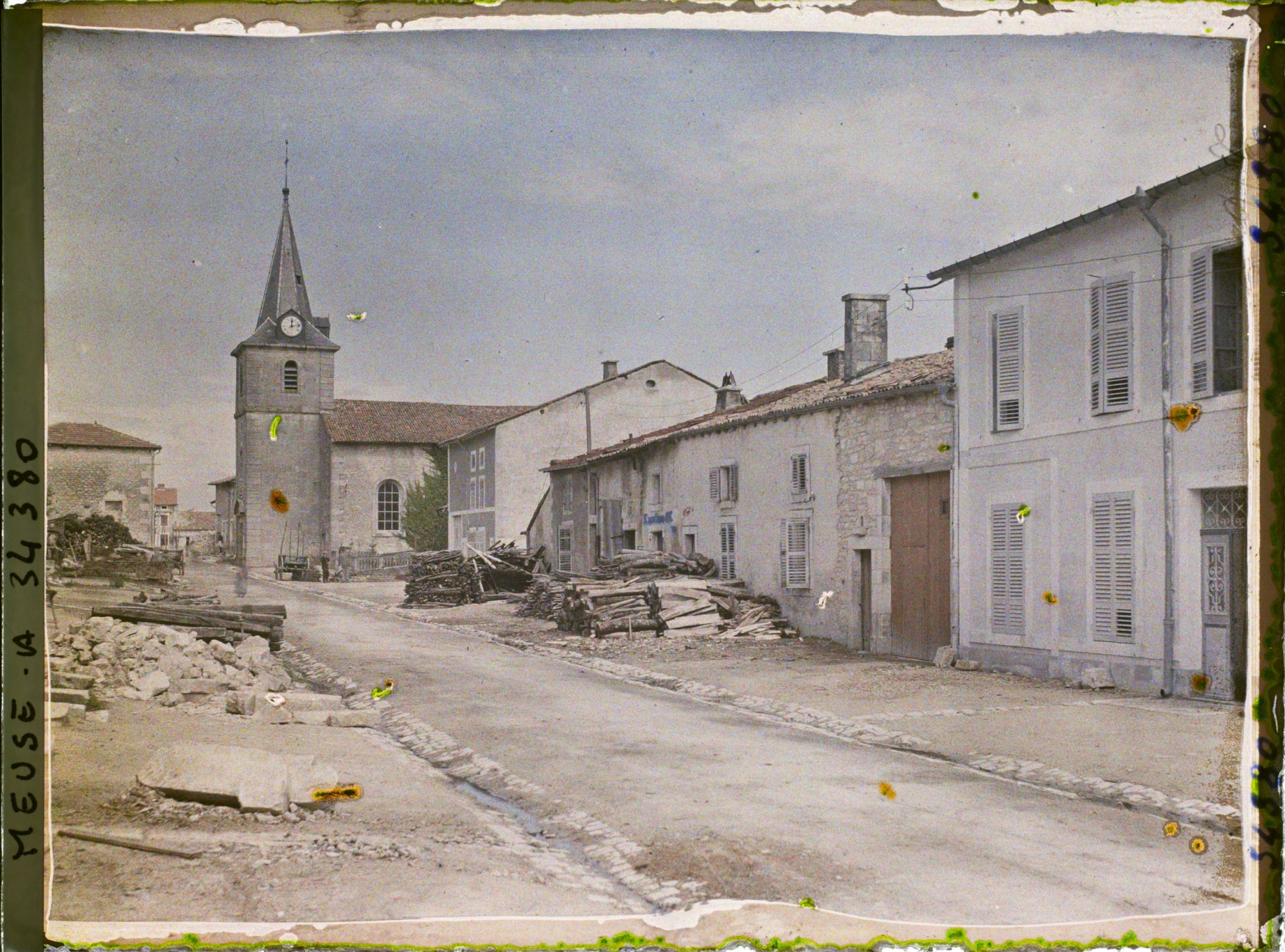 Image représentant France, St Maurice sous les Côtes, La Grande Rue vers l'Eglise