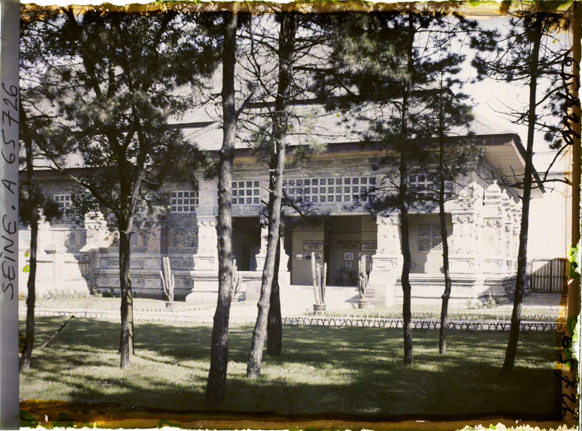 Image représentant L'Exposition Coloniale Internationale de 1931, le pavillon des Merveilles de la mer des Indes, aquarium de la section hollandaise