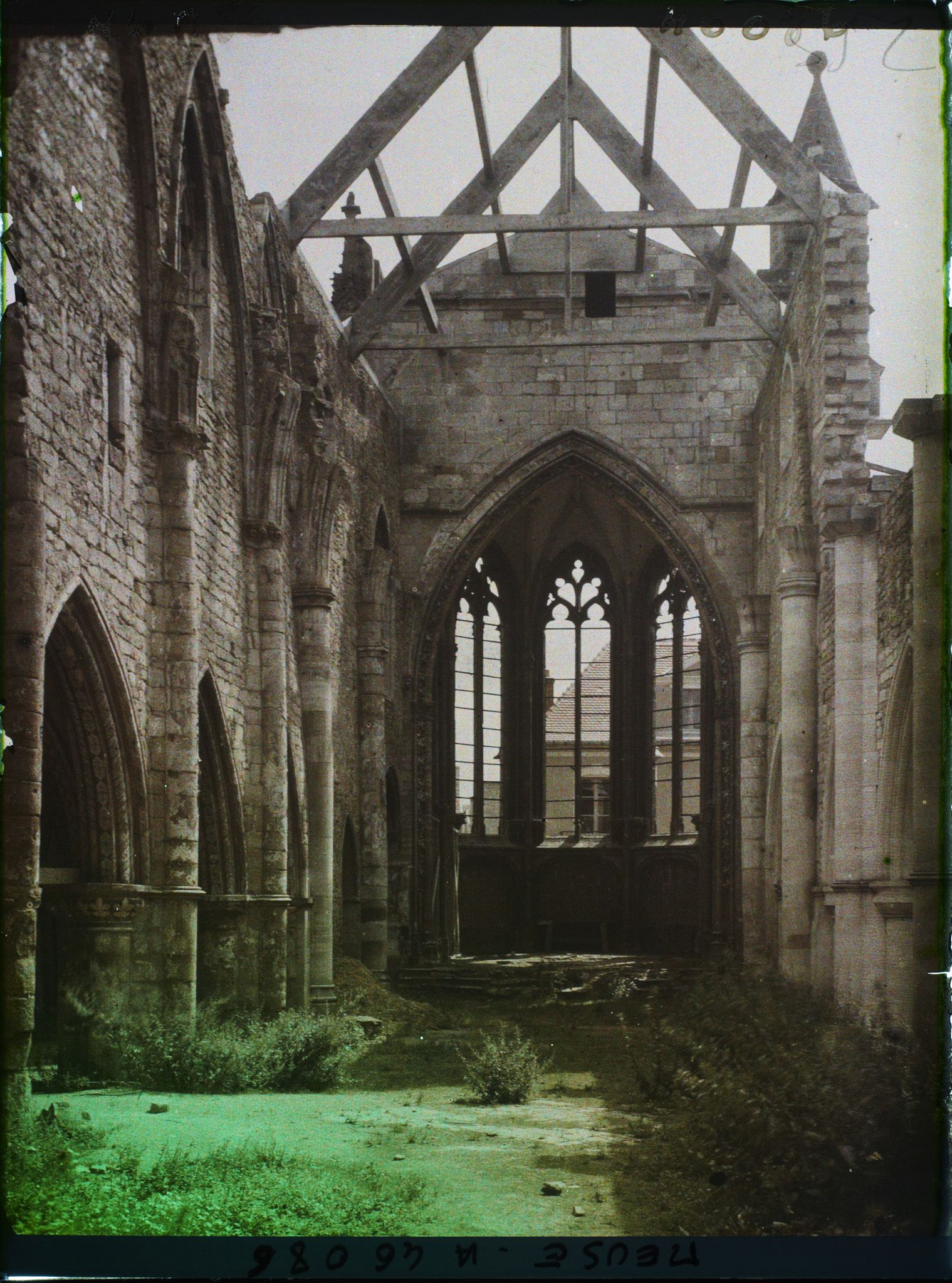 Image représentant France, Etain , Intérieur de l'Eglise vers le Chœur