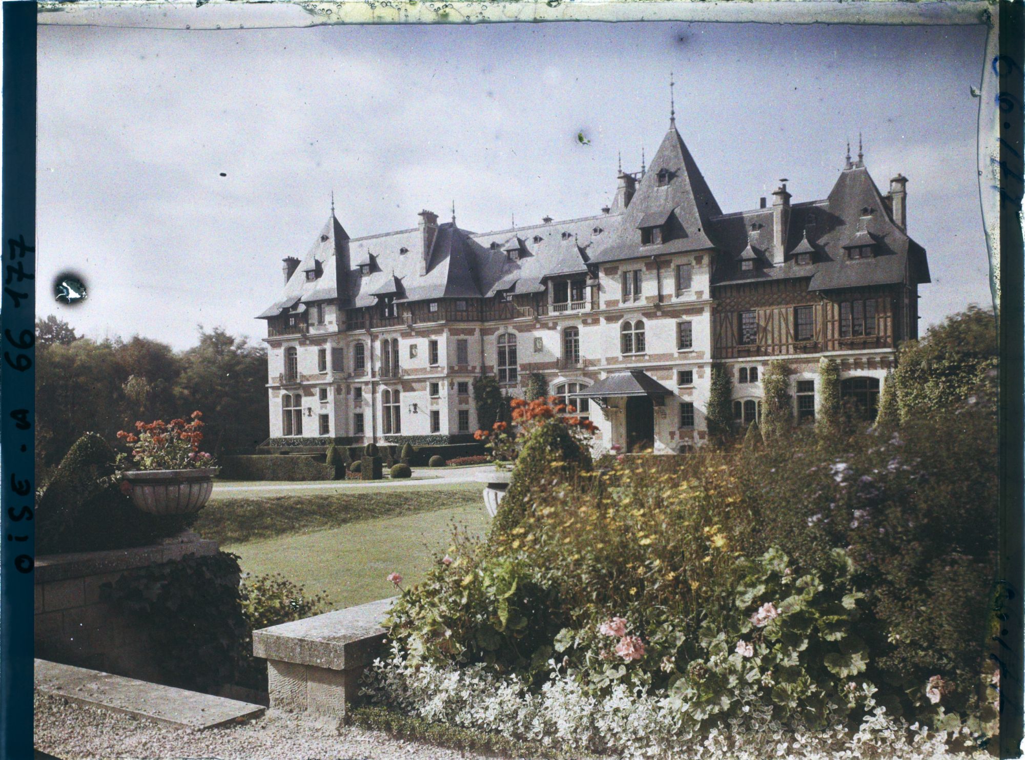 Image représentant Façade du château de Montvillargenne