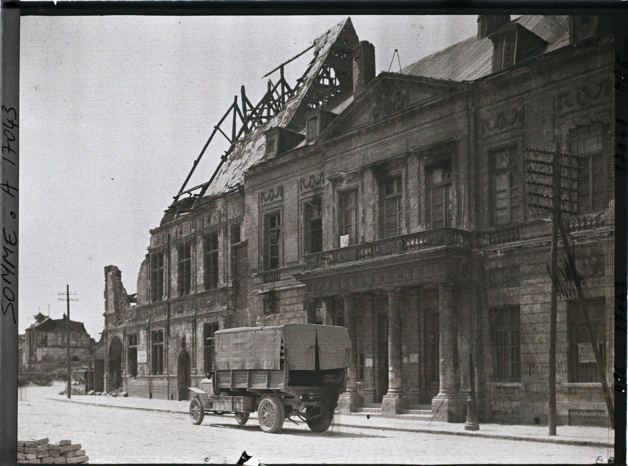 Image représentant France, Péronne, L'Hôtel de Ville