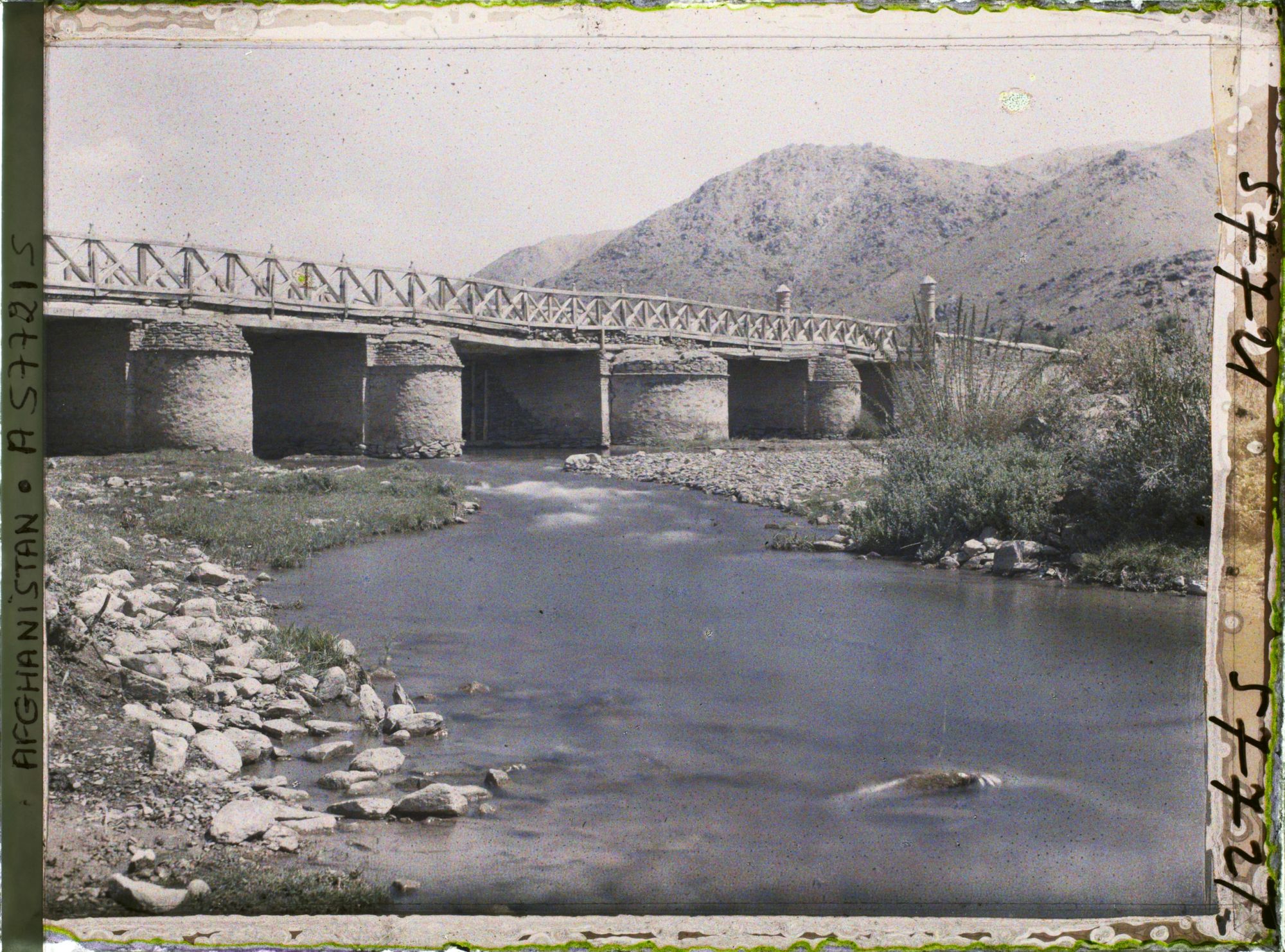 Image représentant Pont sur la rivière Logar (au sud de Kaboul)