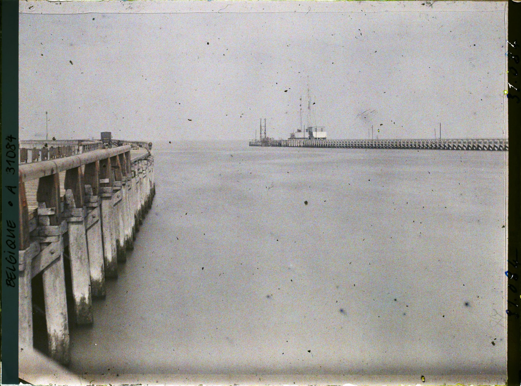 Image représentant Belgique, Ostende, L'entrée du Chenal