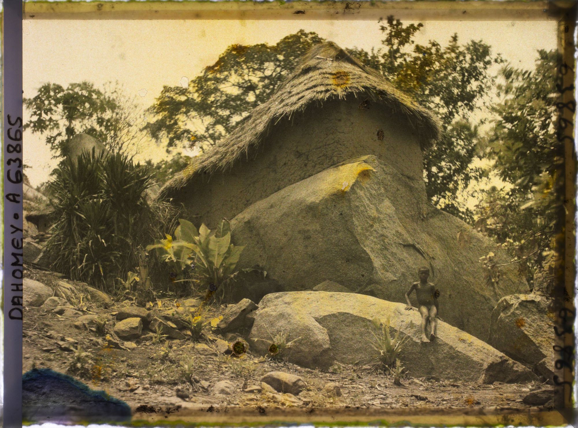 Image représentant Habitation construite sur un rocher dans le montagne, village d'Amakpa (?)