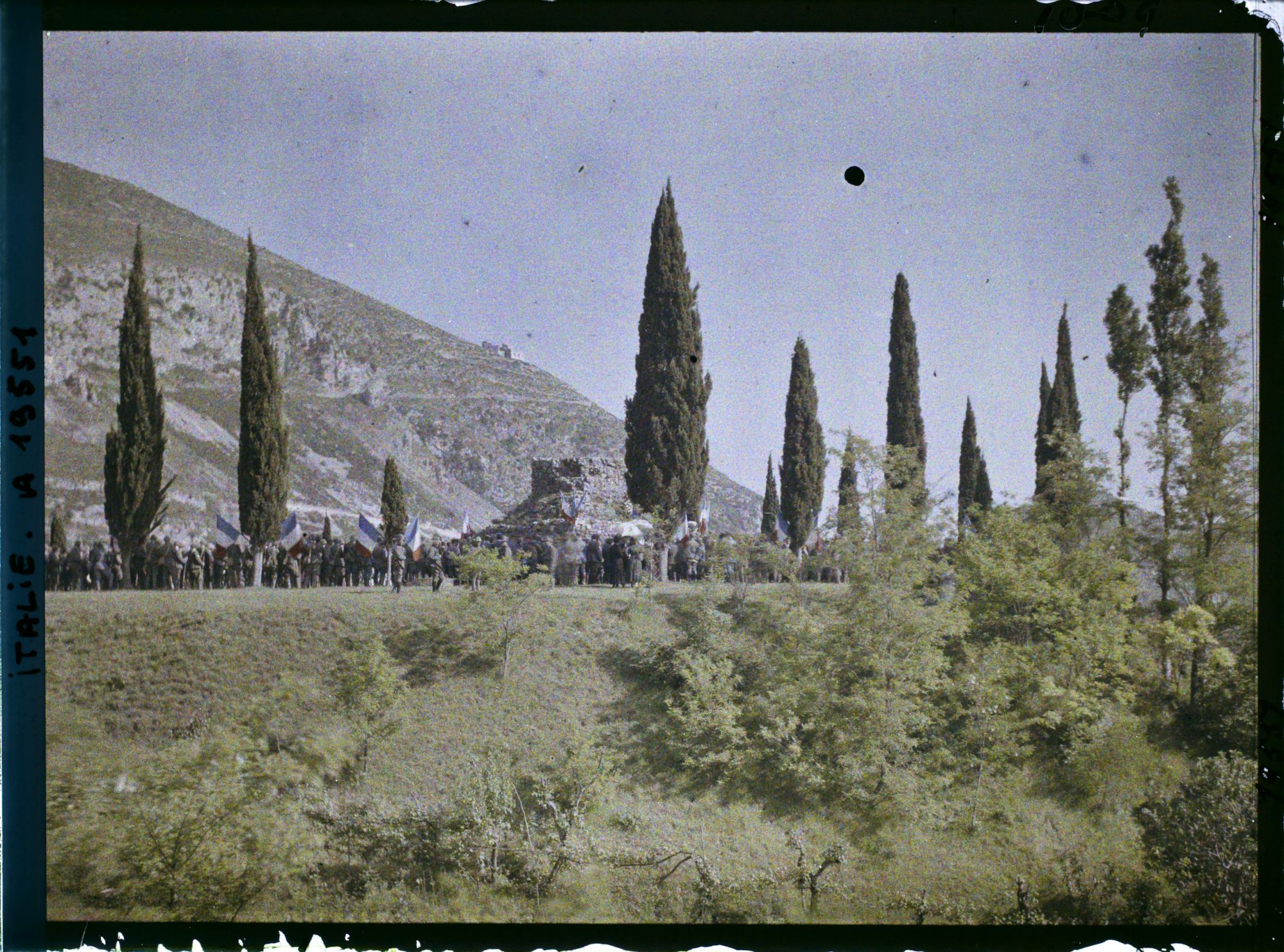 Image représentant La fête du 22 mai au Monument Napoléon à Rivoli