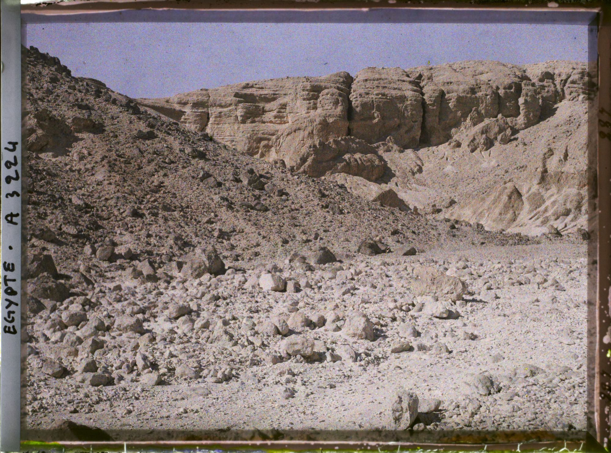 Image représentant Sur la route des tombeaux des Rois