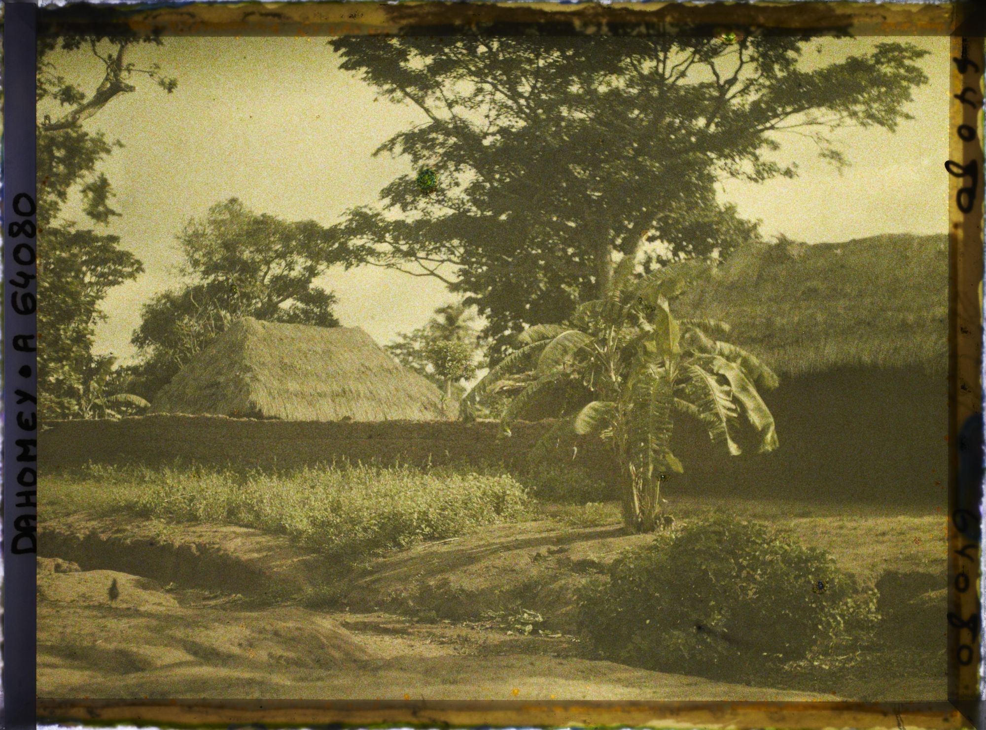 Image représentant Le village indigène