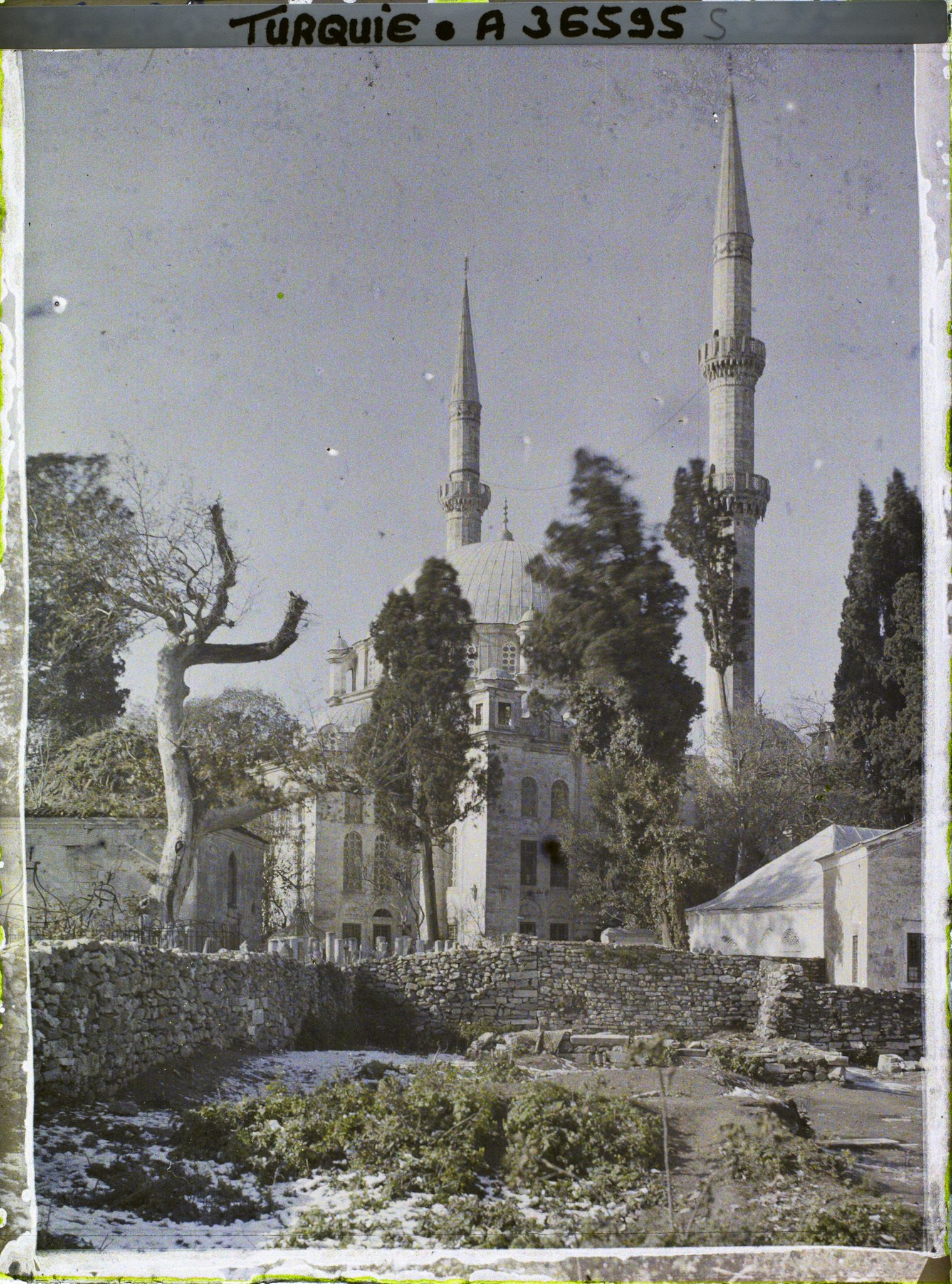 Image représentant Eyüp Sultan Camii ("mosquée du Sultan-Eyüp"), la Grande Mosquée d'Eyüp